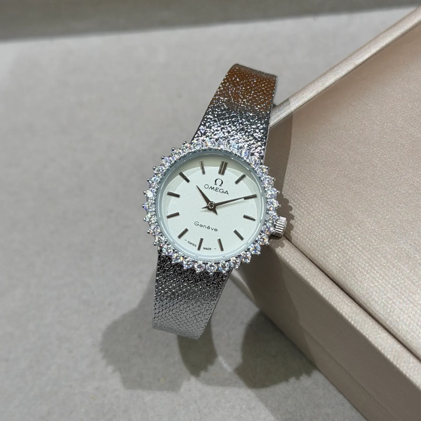 Women's Watches OMEGA 17843053