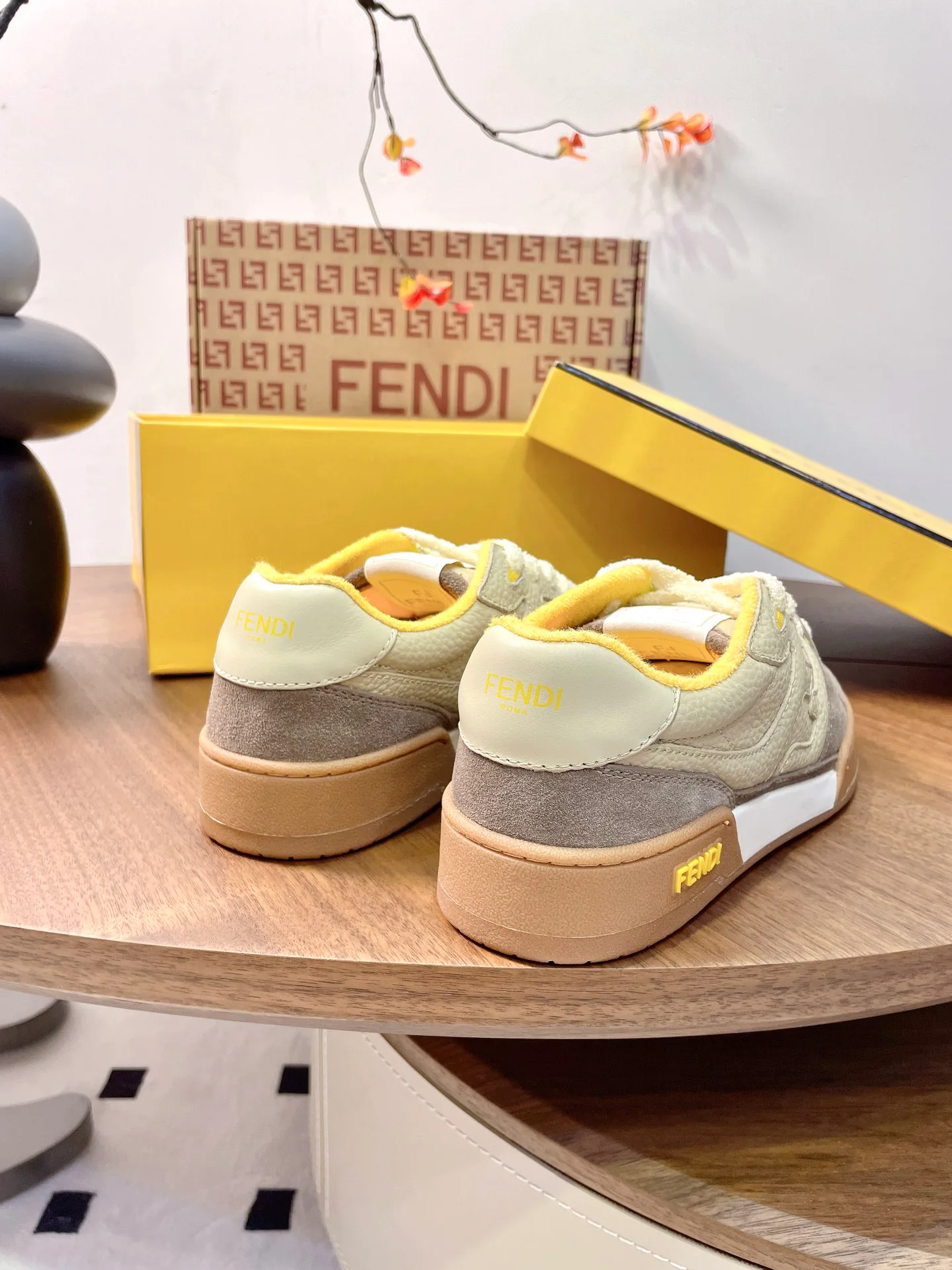 Women's Sneakers FENDI 17957374