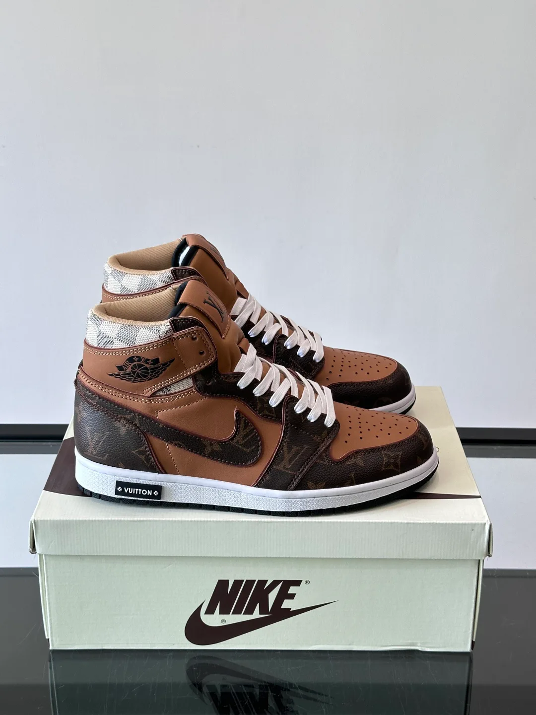 Men's Sneakers LOUIS VUITTON 18274505