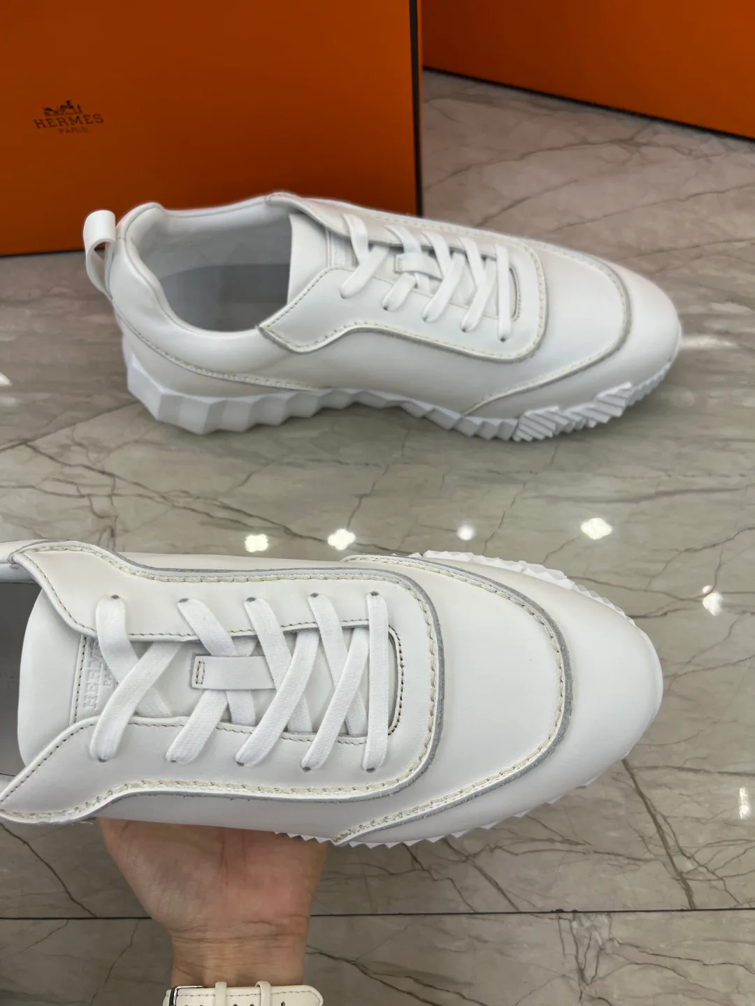Кроссовки Женские Hermes 18655733