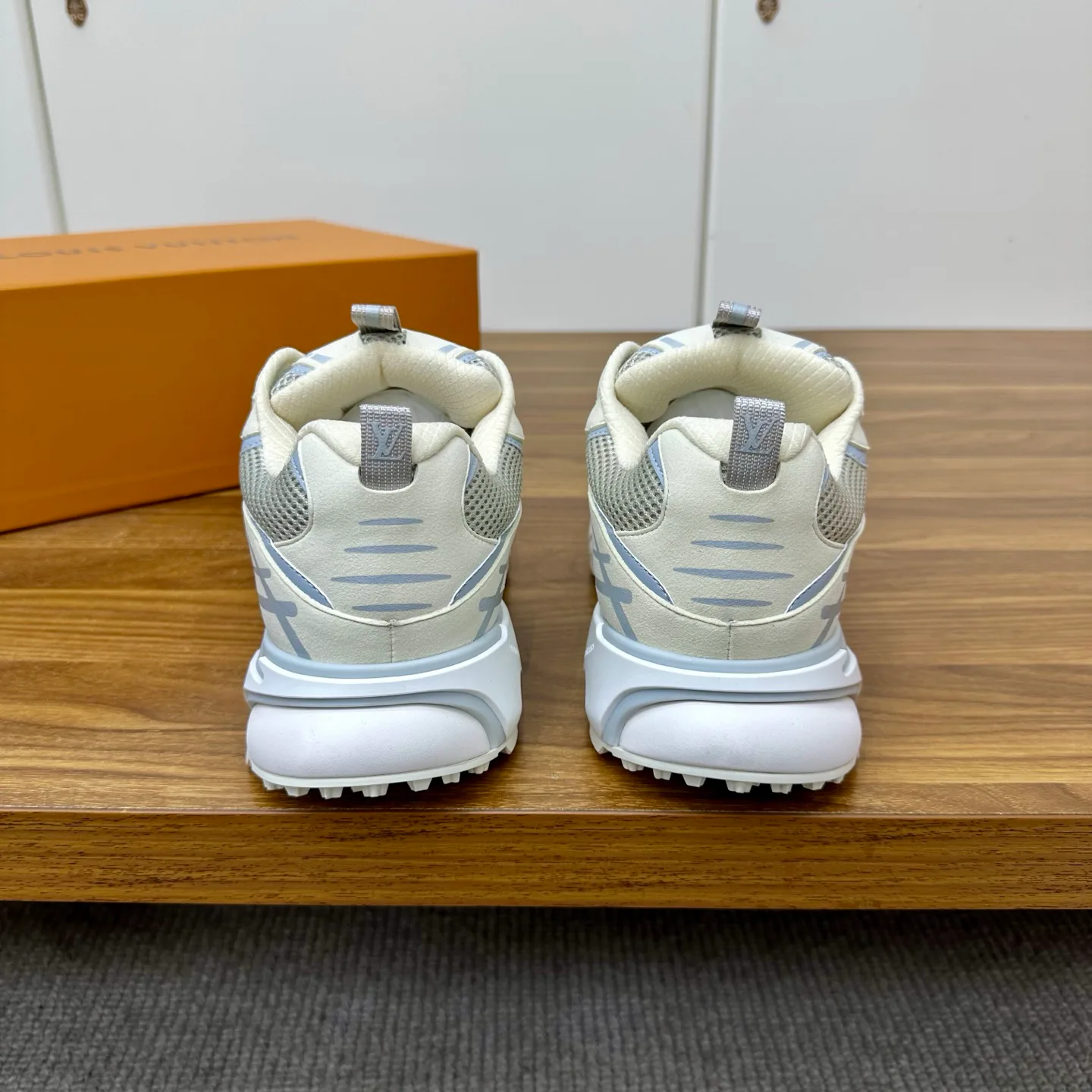 Men's Sneakers LOUIS VUITTON 17477023