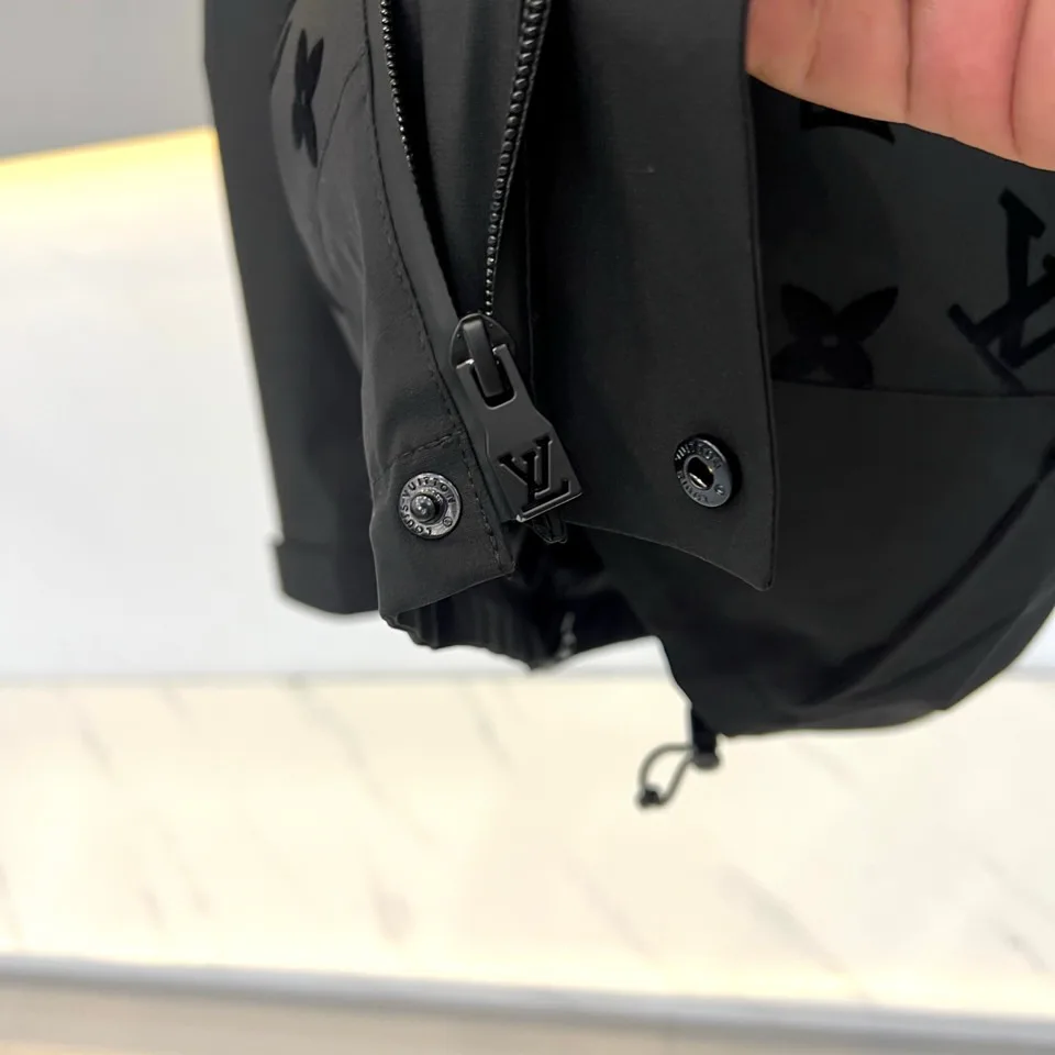 Men's Jackets And Down Jackets LOUIS VUITTON 18416784