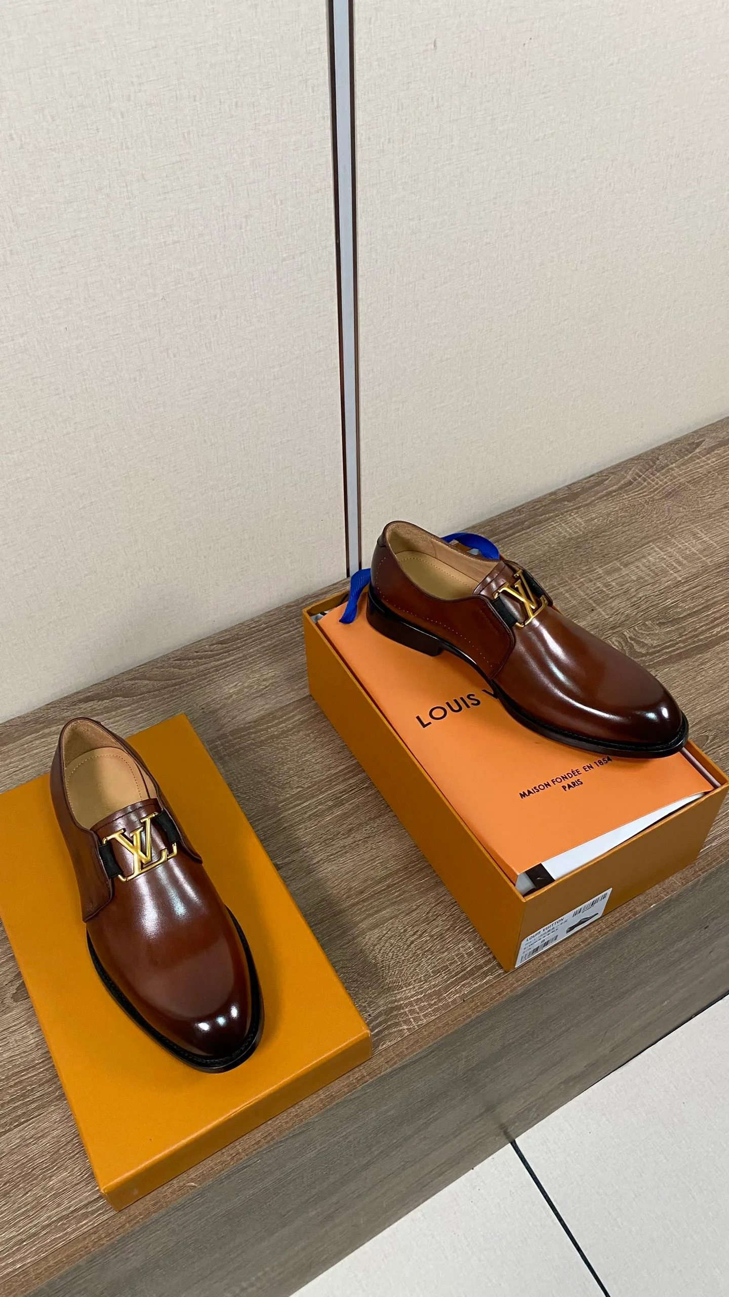 Men's Loafers And Dress Shoes LOUIS VUITTON 18078688