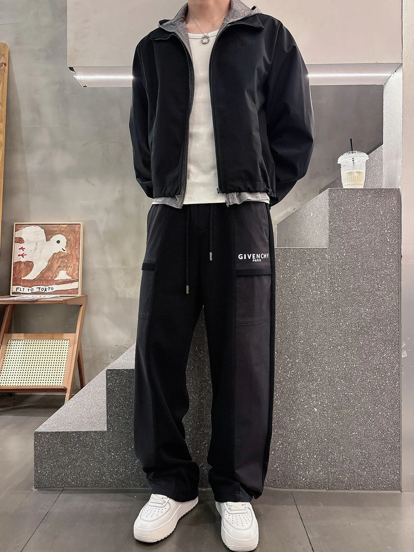 Men's Trousers GIVENCHY 18340448