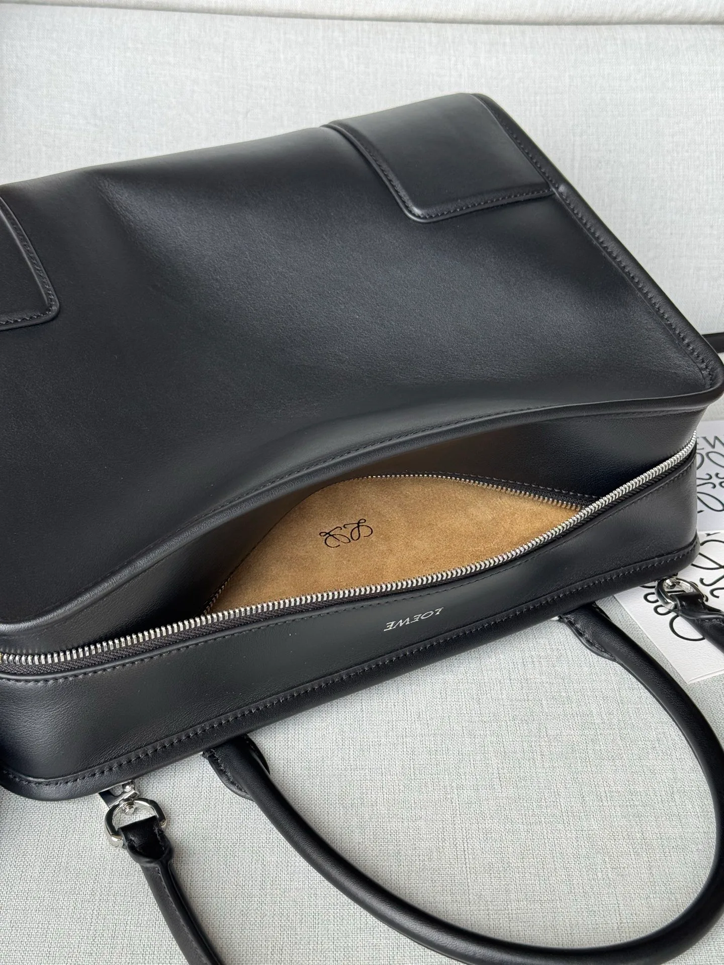 Women's Classic Handbags LOEWE 18231890