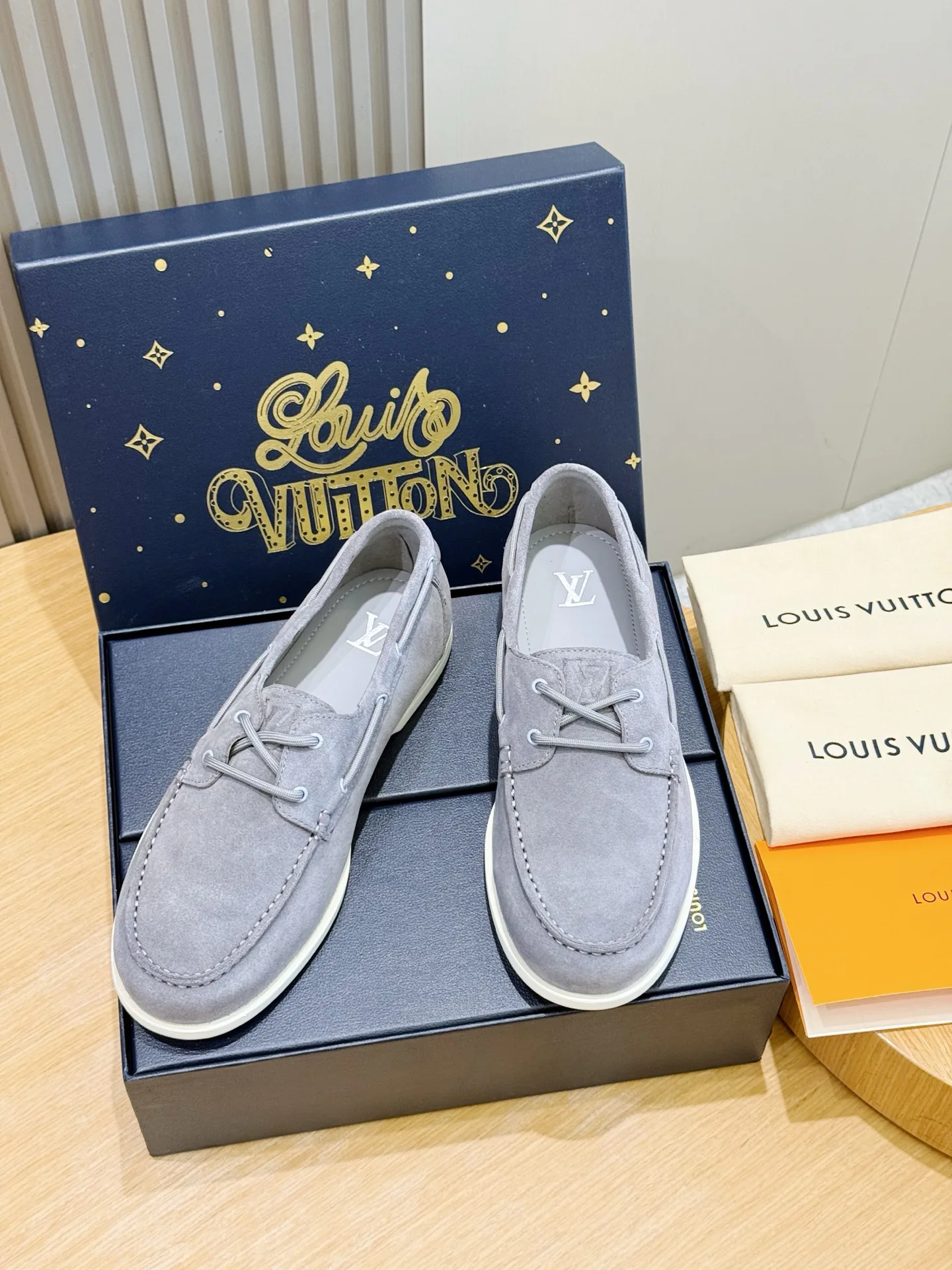 Men's Loafers And Dress Shoes LOUIS VUITTON 18100957