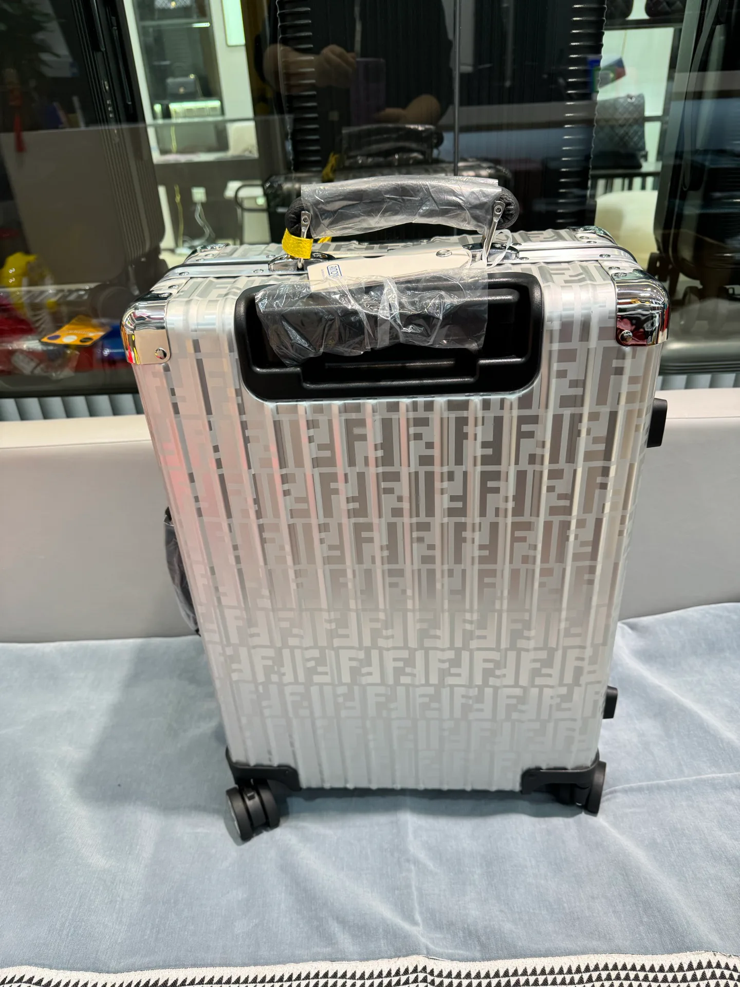 Suitcases RIMOWA 17186203