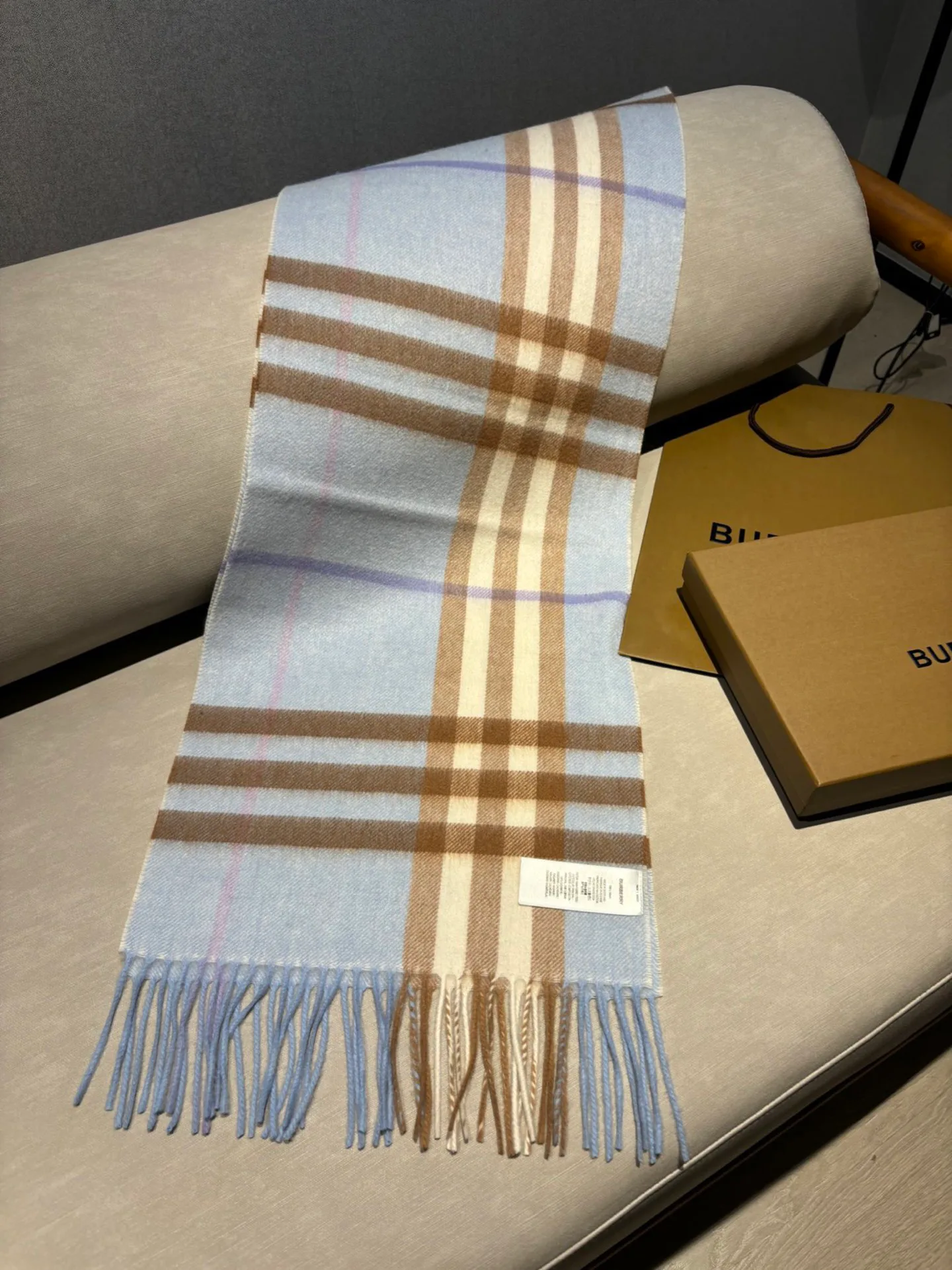 Scarves BURBERRY 18507480