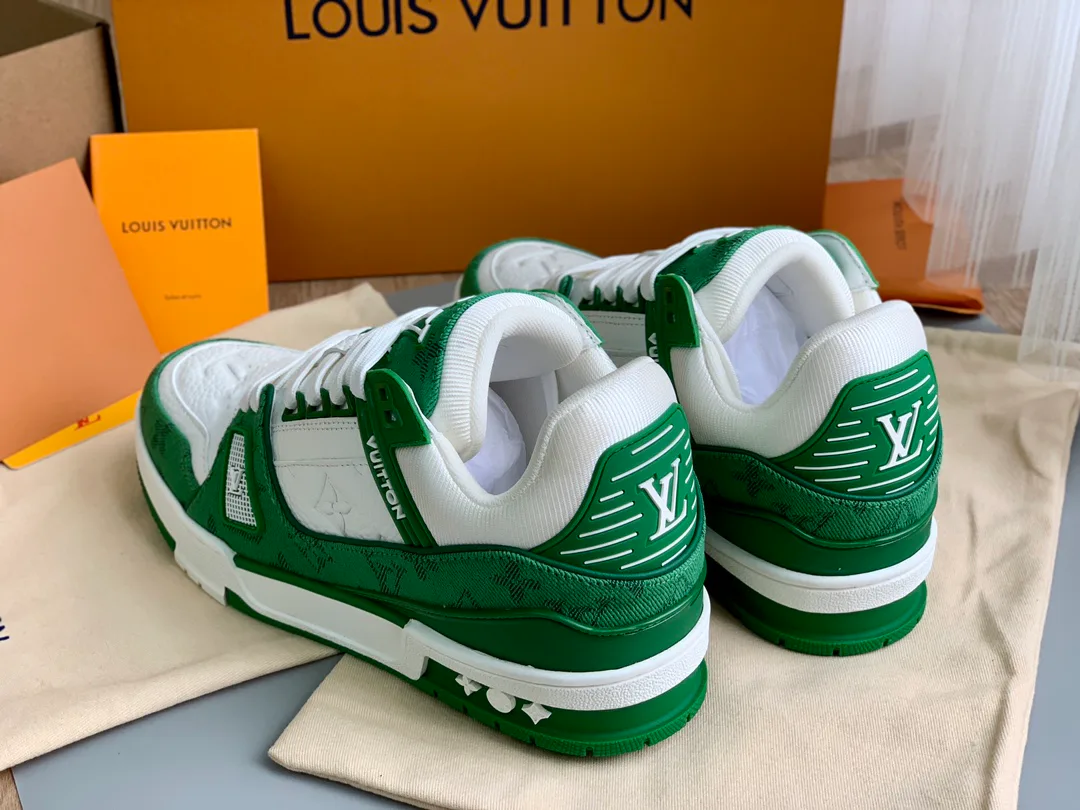 Women's Sneakers LOUIS VUITTON 18014127