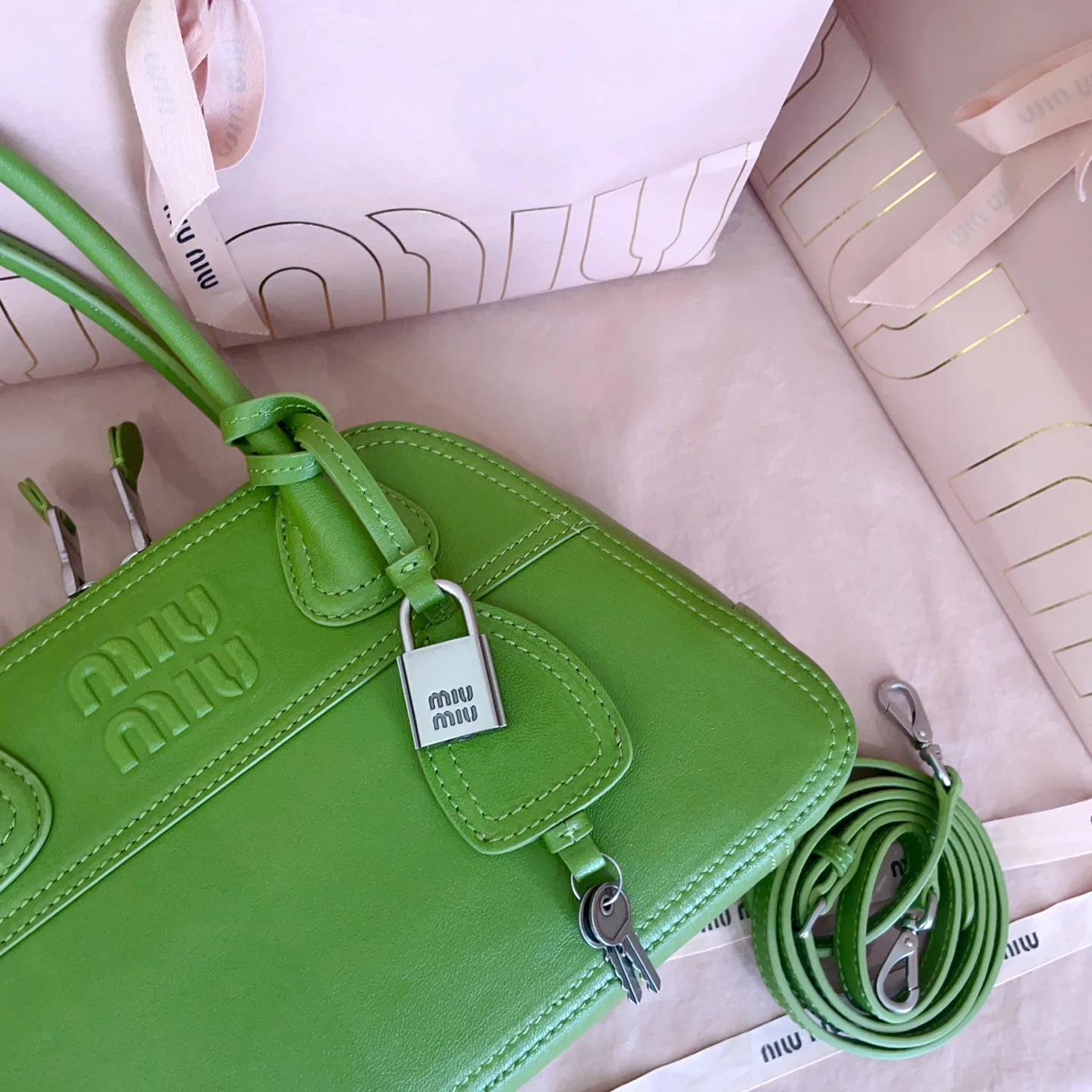 Классические Сумки Женские Miu Miu 18602453