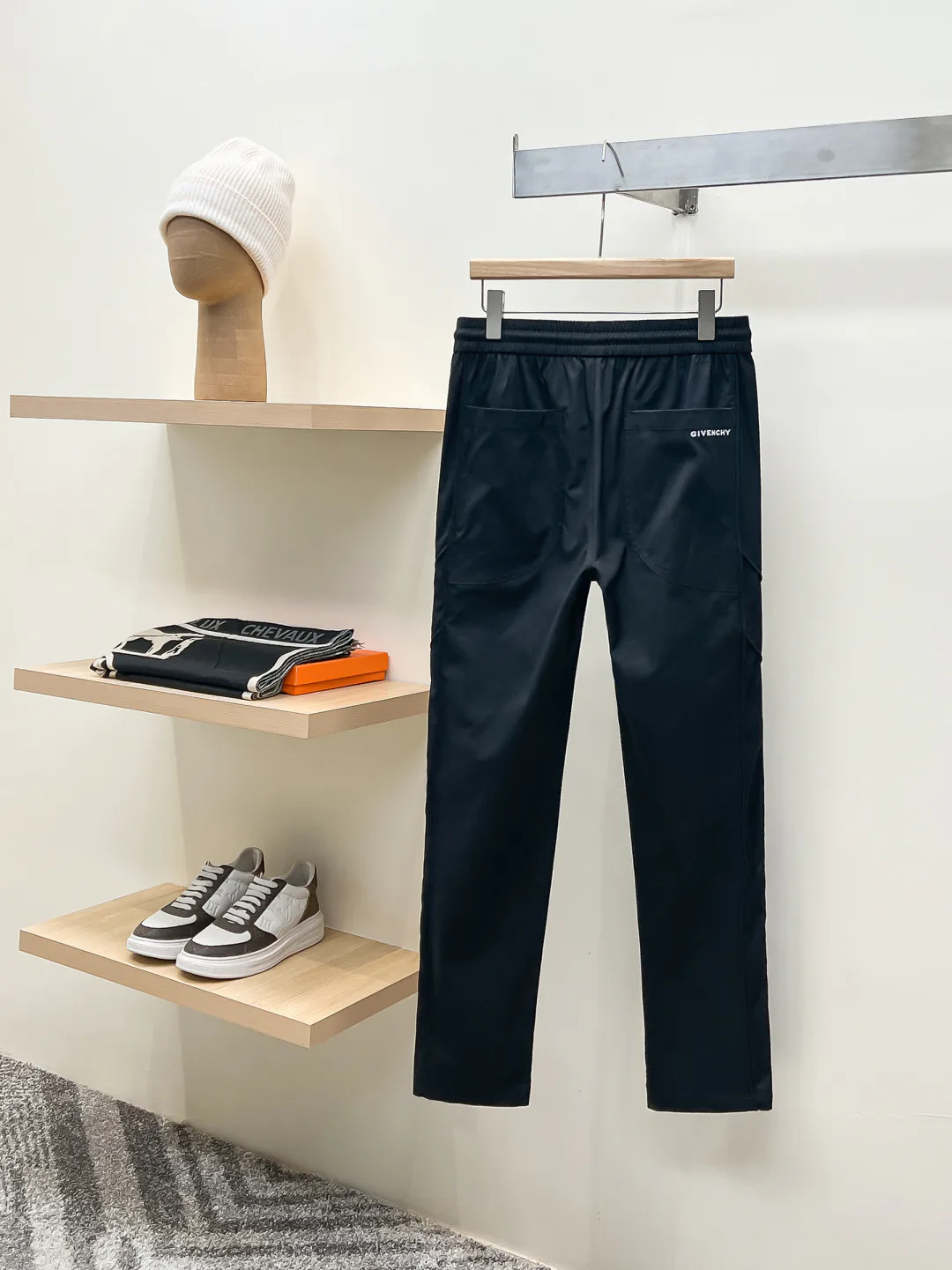 Men's Trousers GIVENCHY 18499215