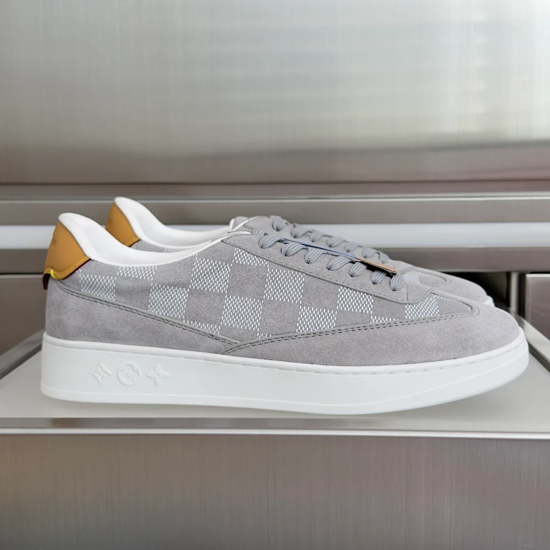 Women's Sneakers LOUIS VUITTON 17950381