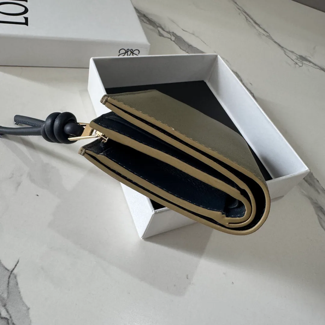 Women's Clutches LOEWE 17678669