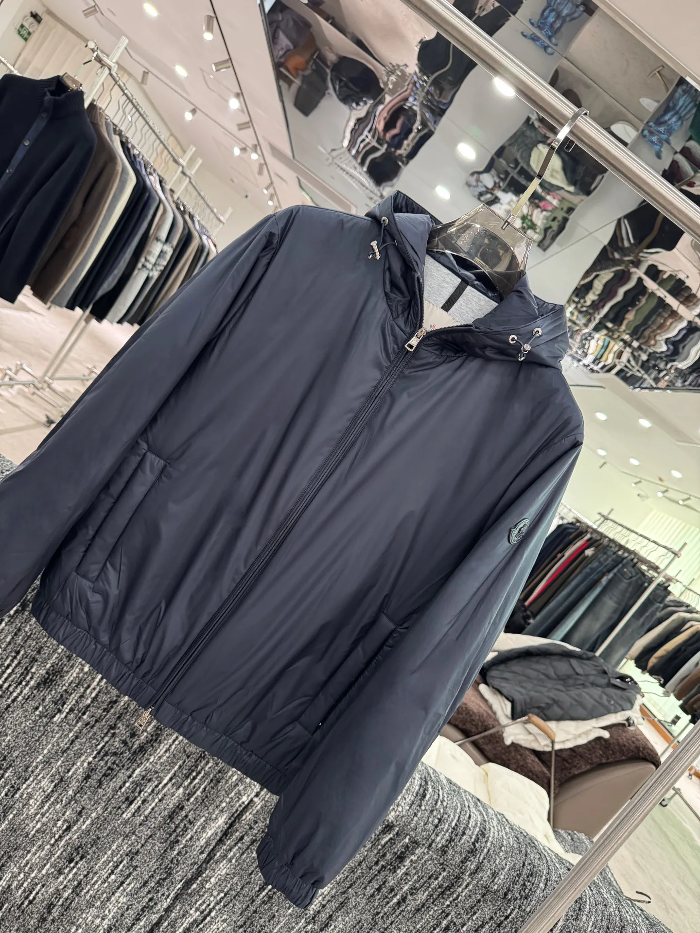 Men's Jackets And Down Jackets MONCLER 18084261