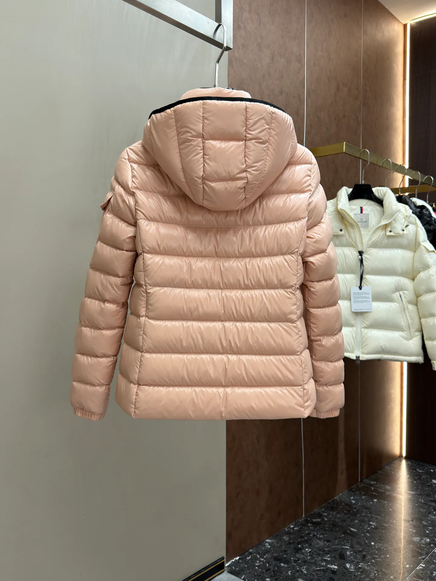 Куртки И Пуховики Женские Moncler 18631572