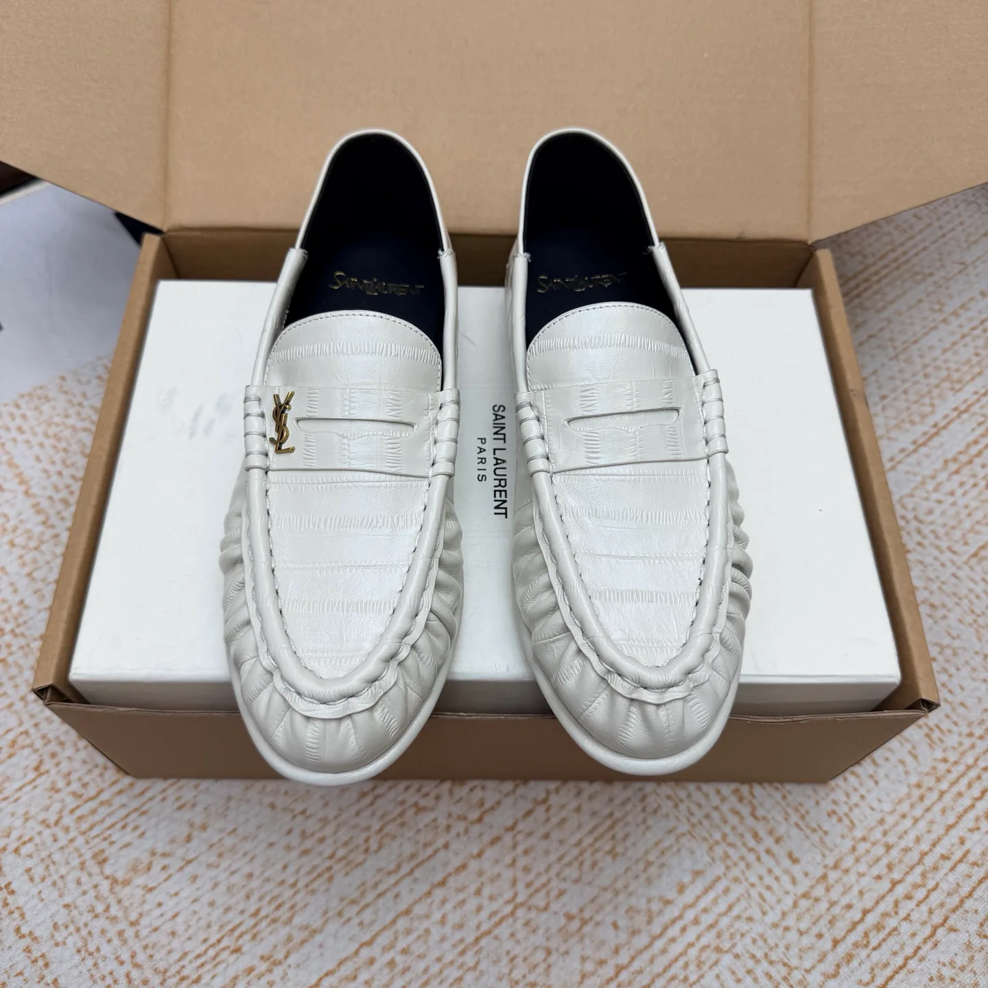 Women's Loafers And Moccasins SAINT LAURENT 18104170