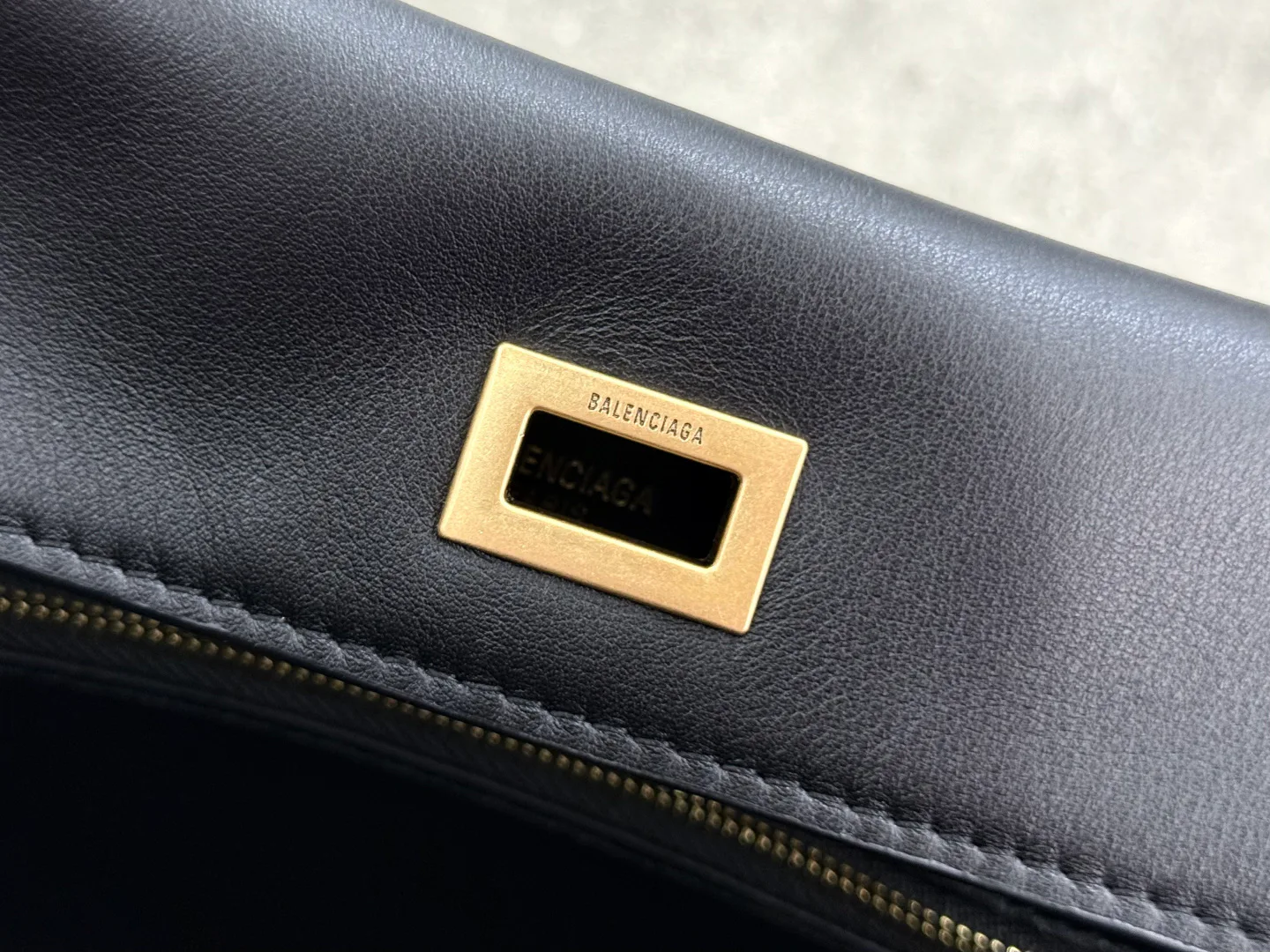 Классические Сумки Женские Balenciaga 18608571