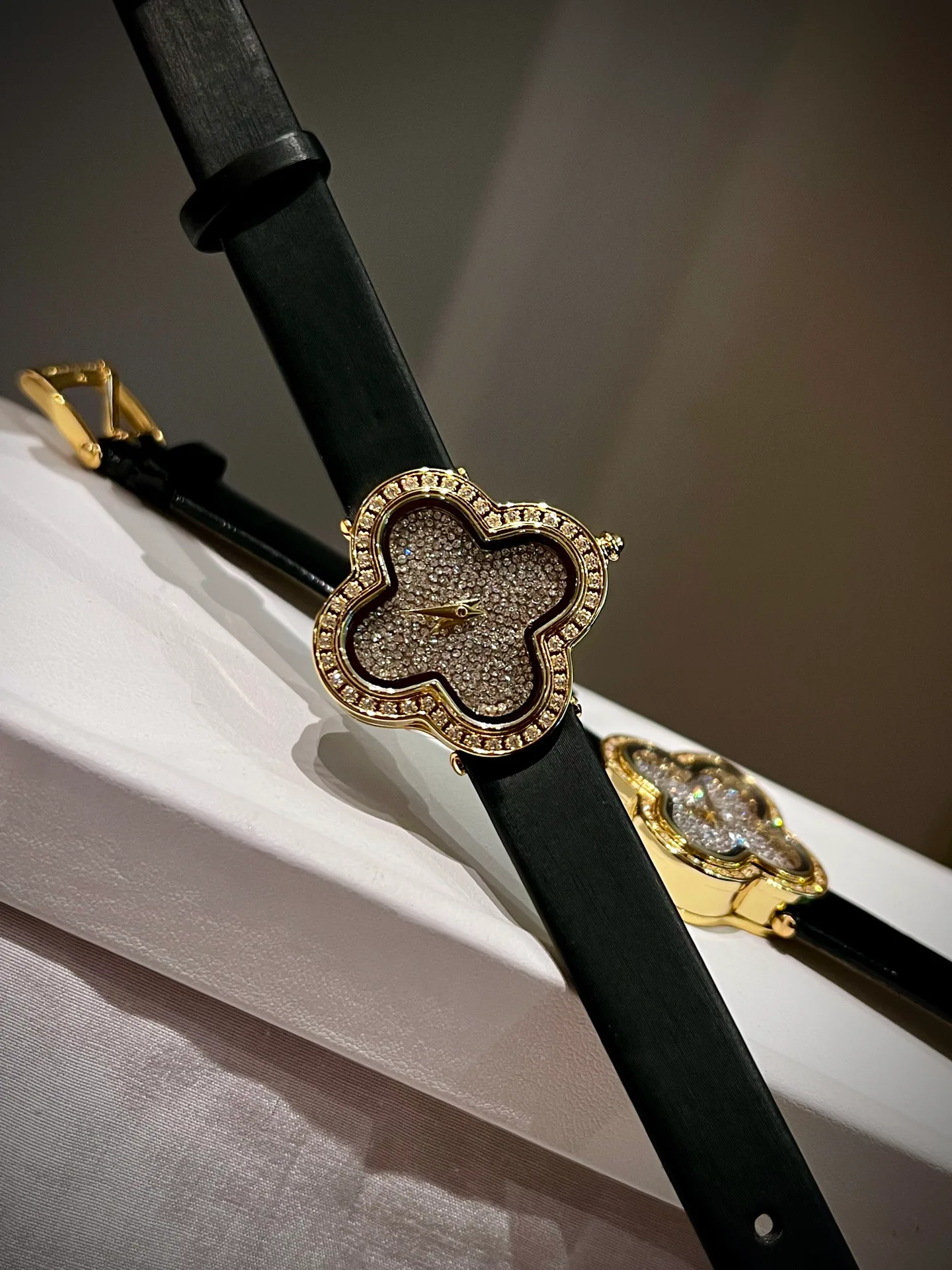Women's Watches VAN CLEEF & ARPELS 17800705
