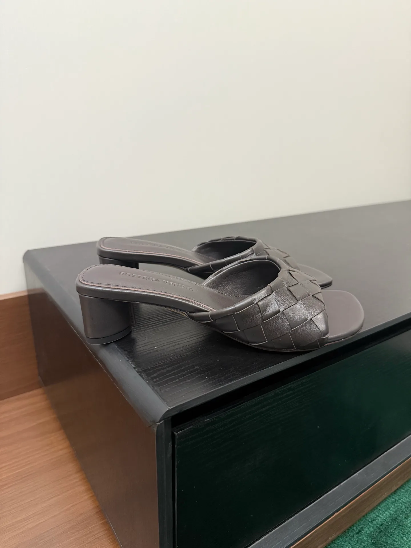 Women's Mules And Clogs BOTTEGA VENETA 17386135