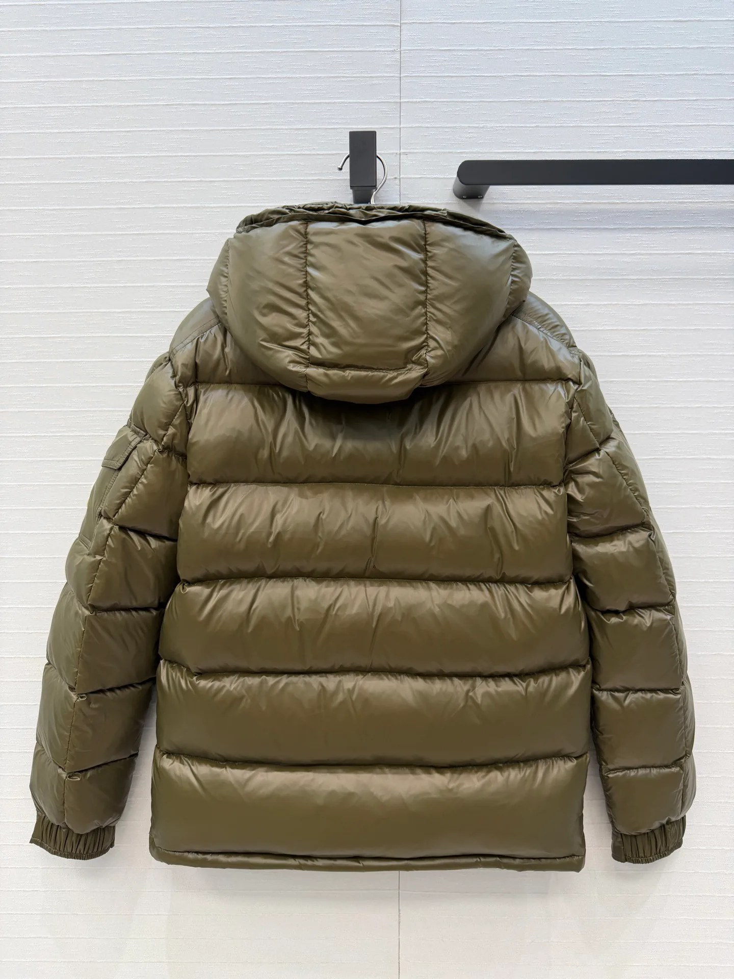 Women's Jackets And Down Jackets MONCLER 18184282