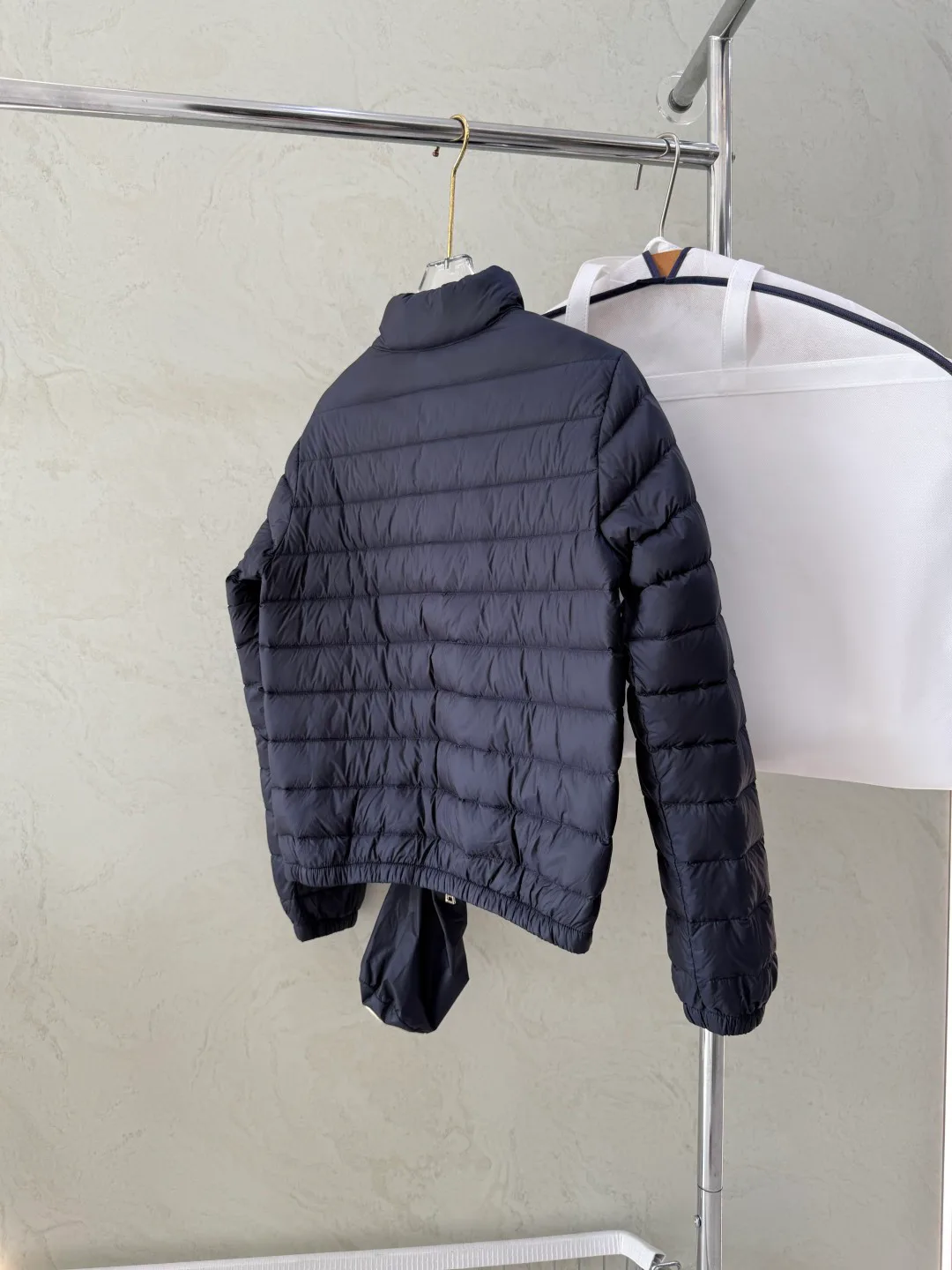Women's Jackets And Down Jackets MONCLER 18043489