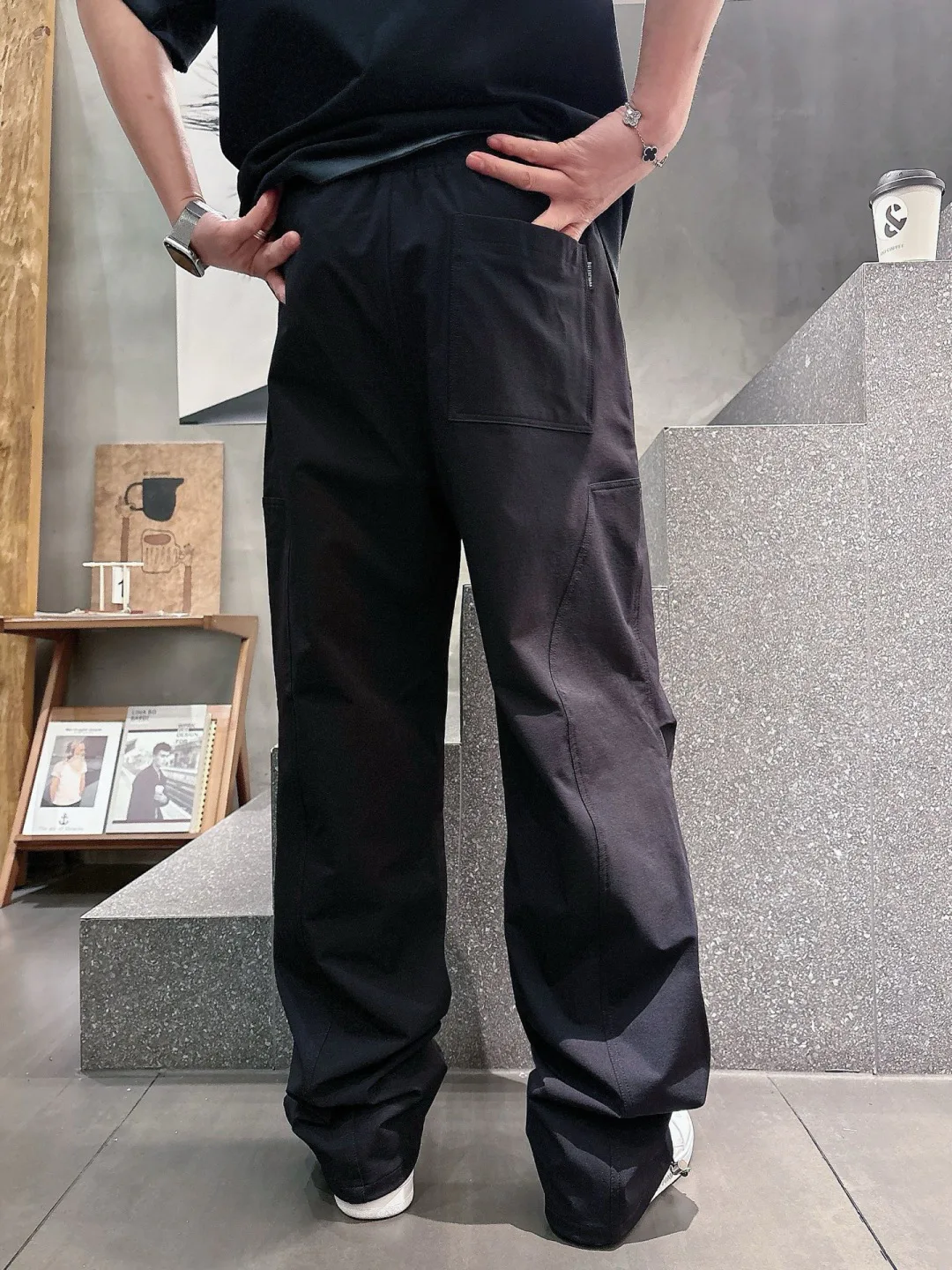 Men's Trousers BALENCIAGA 17810703