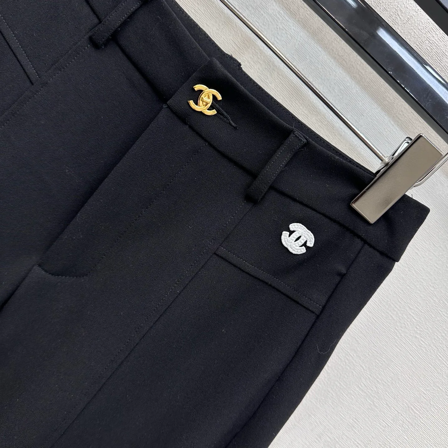 Women's Trousers CHANEL 18328033