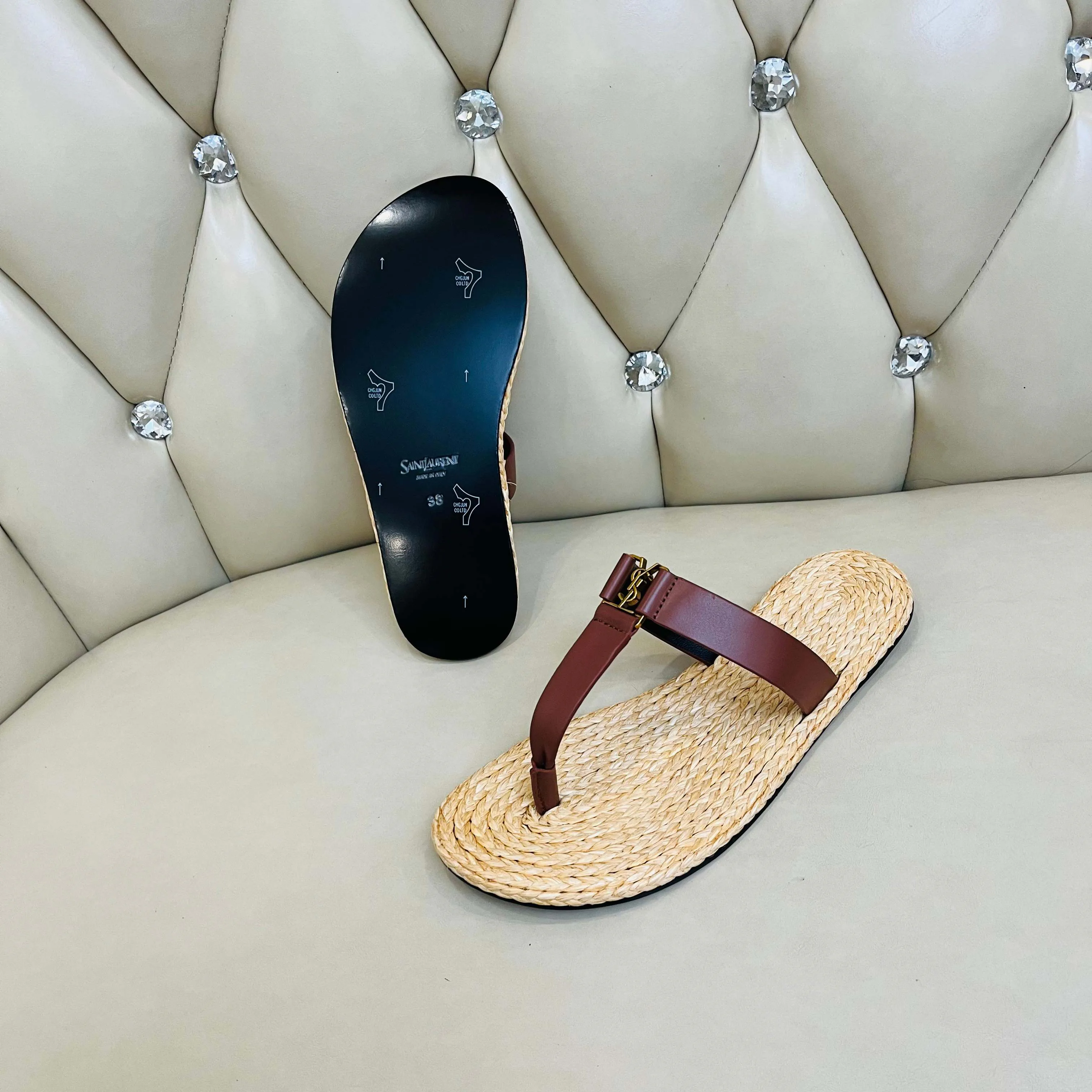 Women's Flip-Flops SAINT LAURENT 18083989