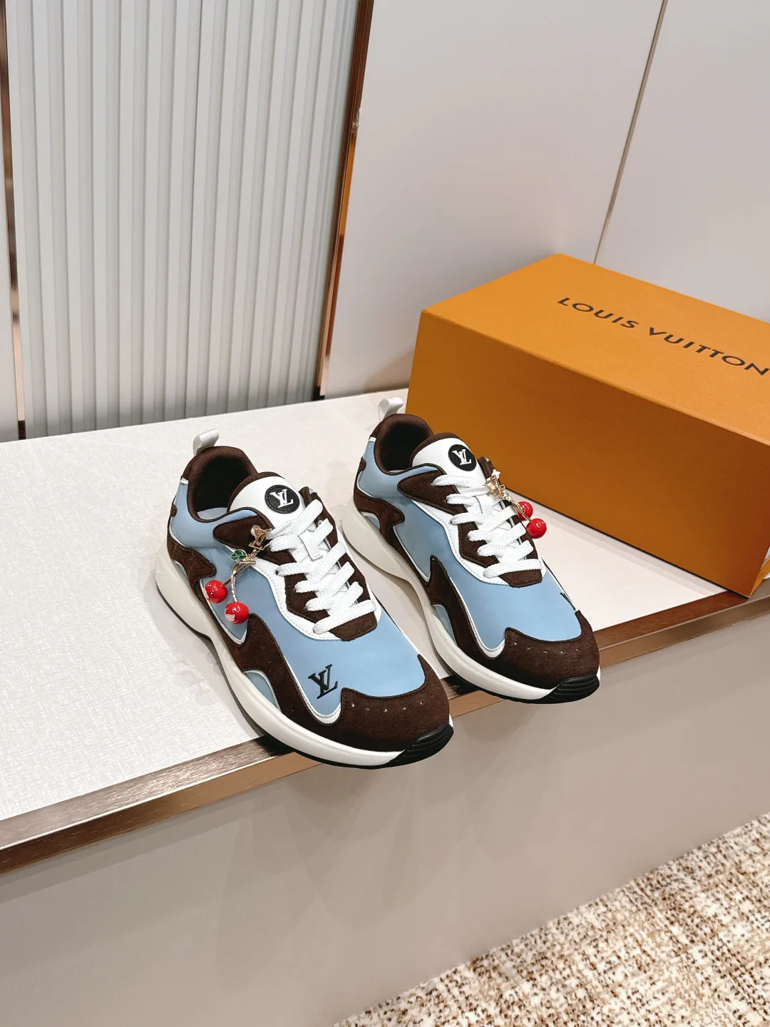 Men's Sneakers LOUIS VUITTON 17926424
