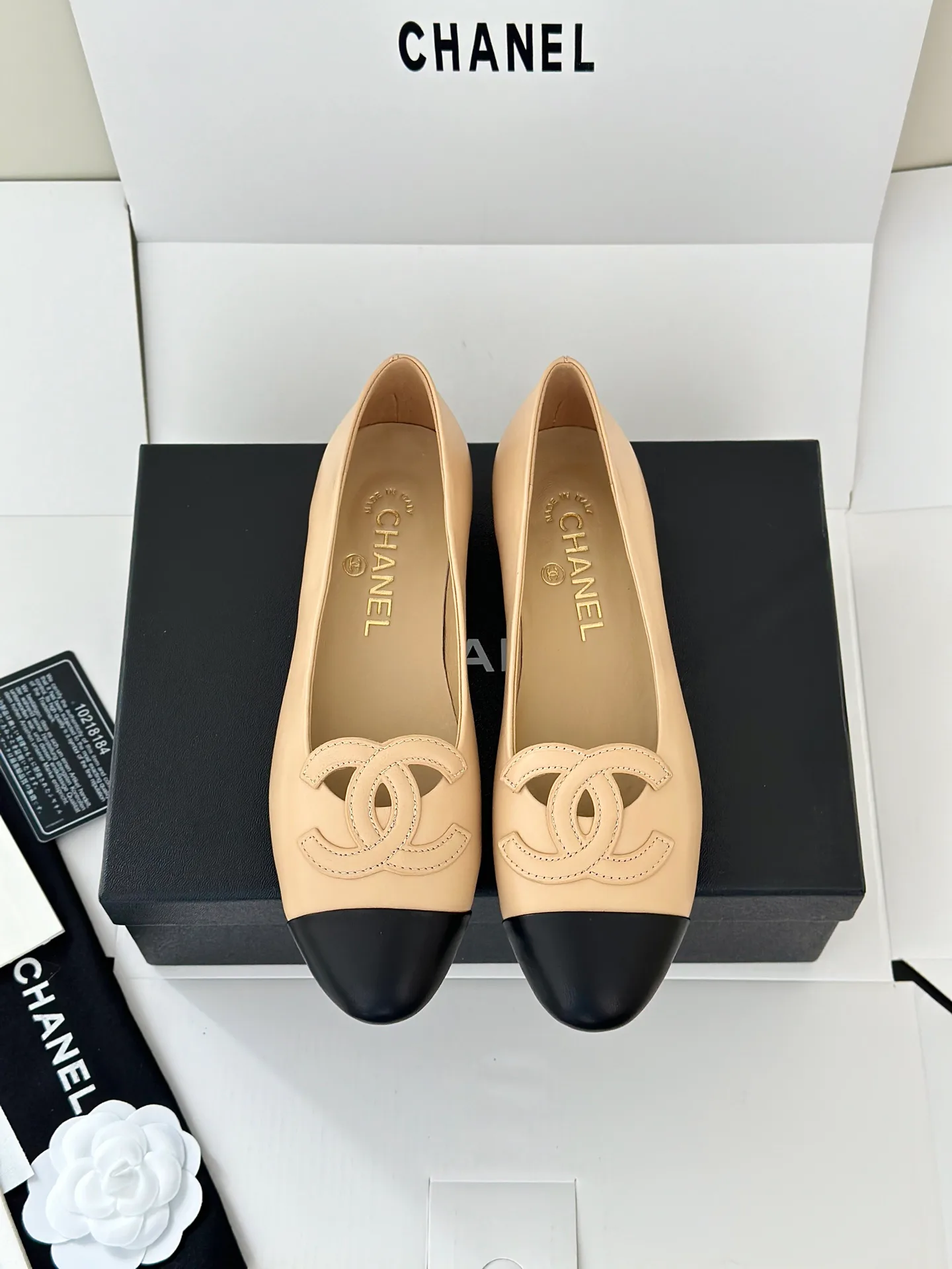 Women's Ballet Flats CHANEL 18143032