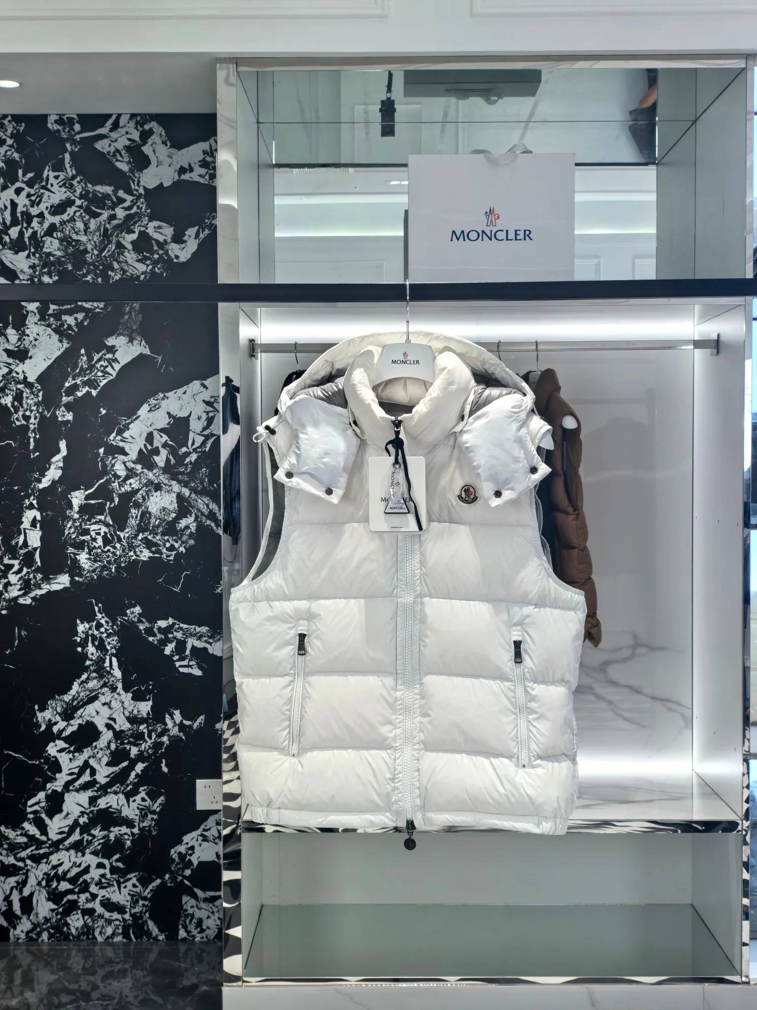Жилеты Мужские Moncler 18634216