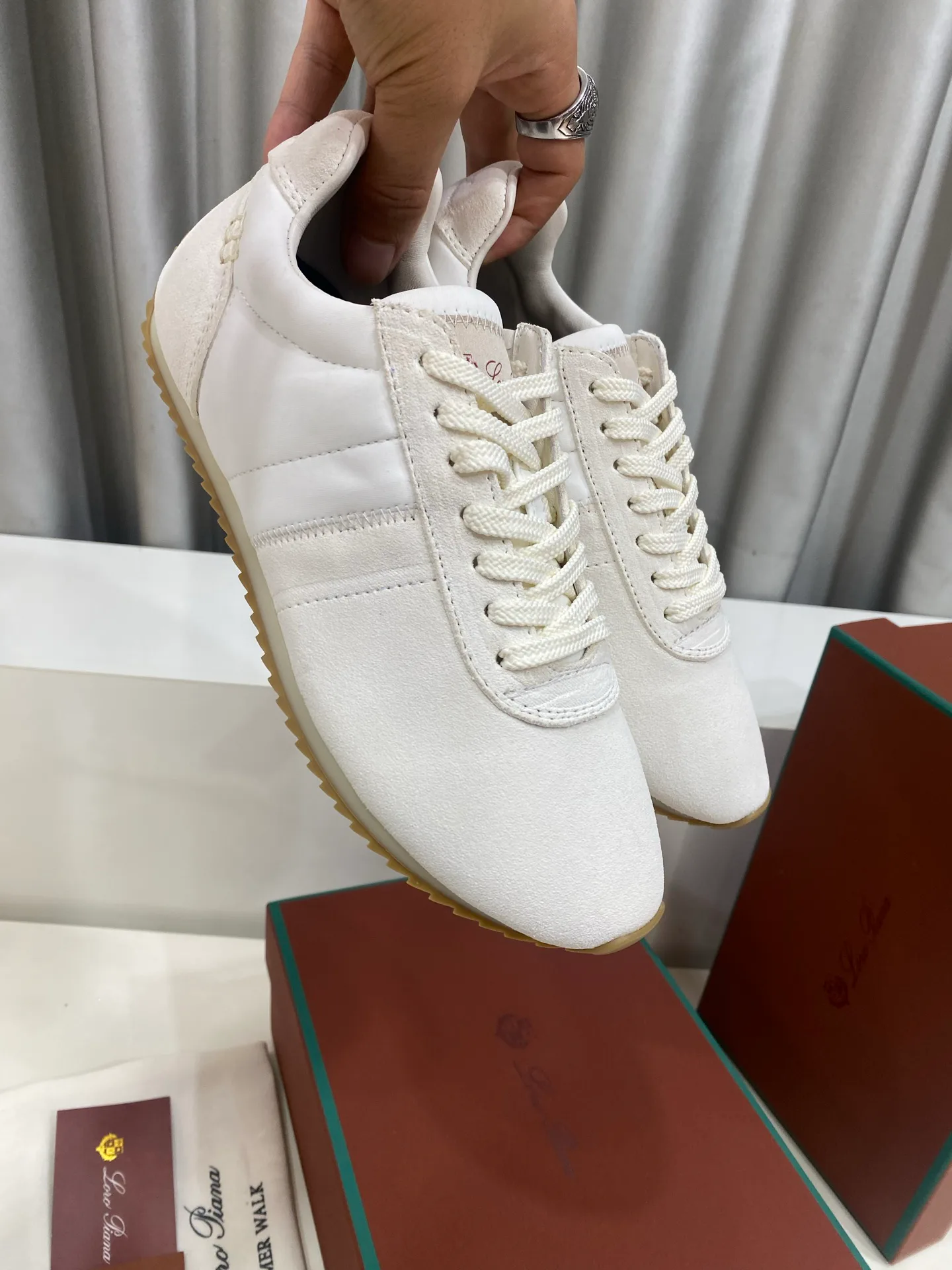 Women's Sneakers LORO PIANA 17485936