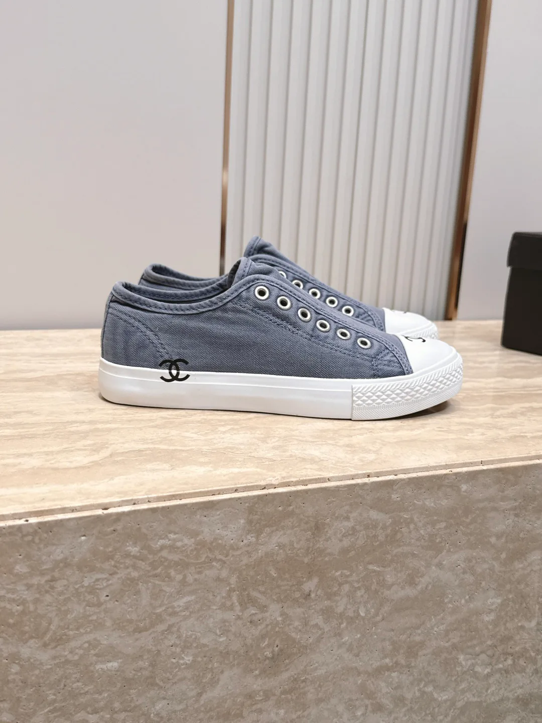 Women's Canvas Shoes CHANEL 18025817
