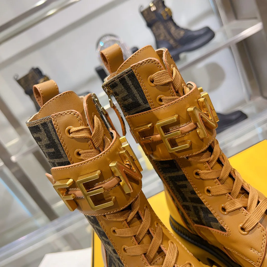 Women's Ankle Boots FENDI 18264015