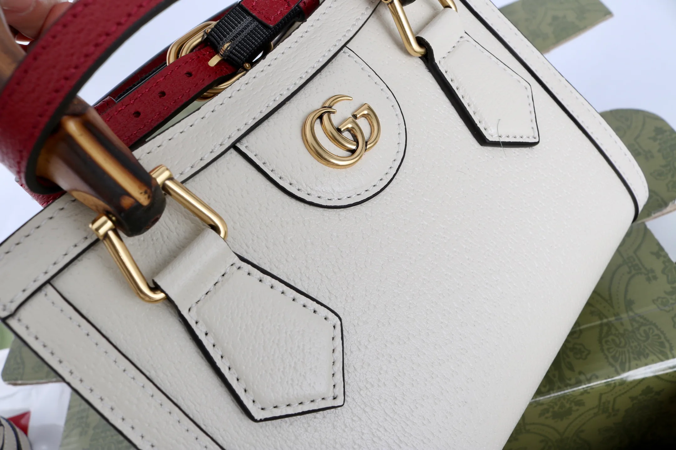 Women's Classic Handbags GUCCI 18004283