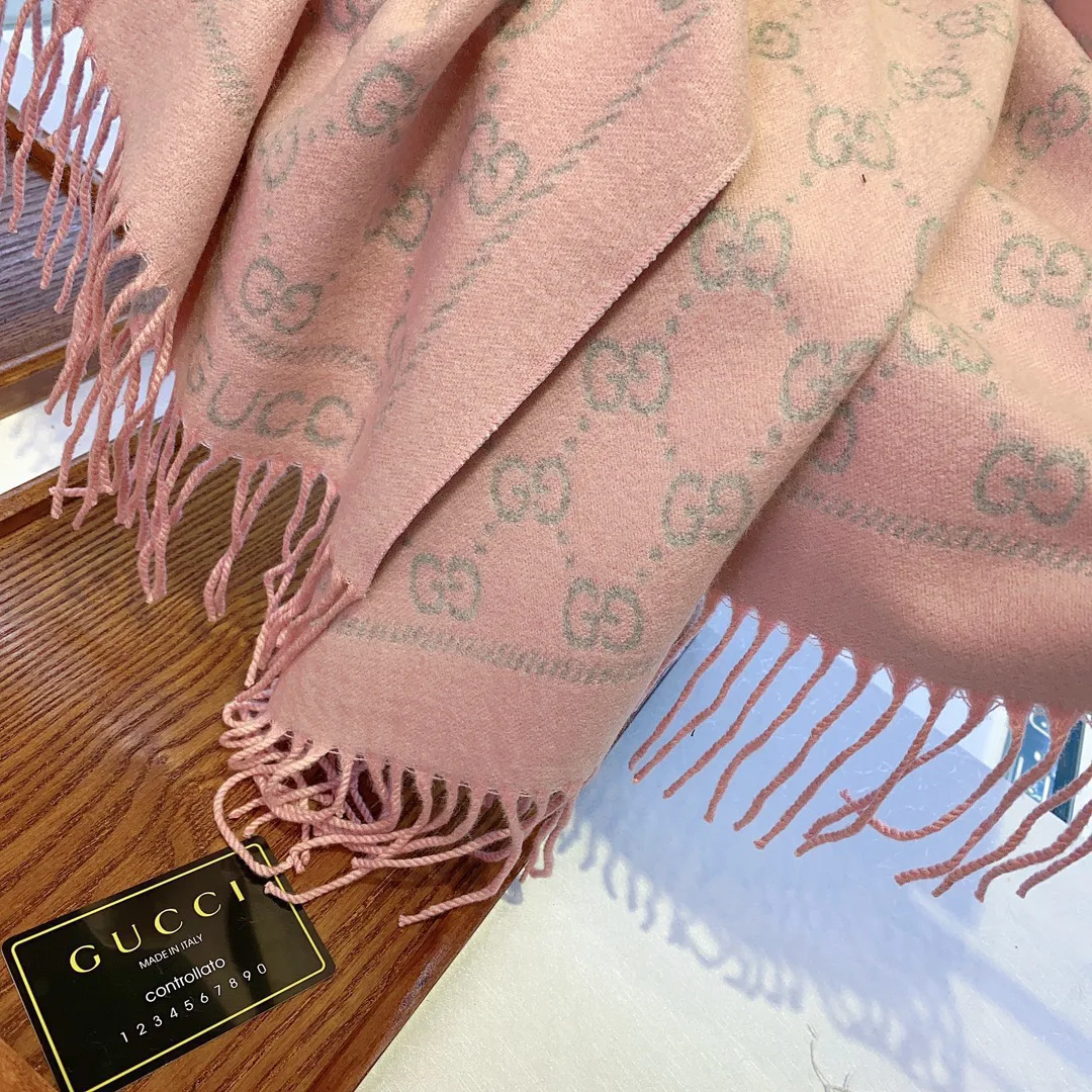 Scarves GUCCI 18394238