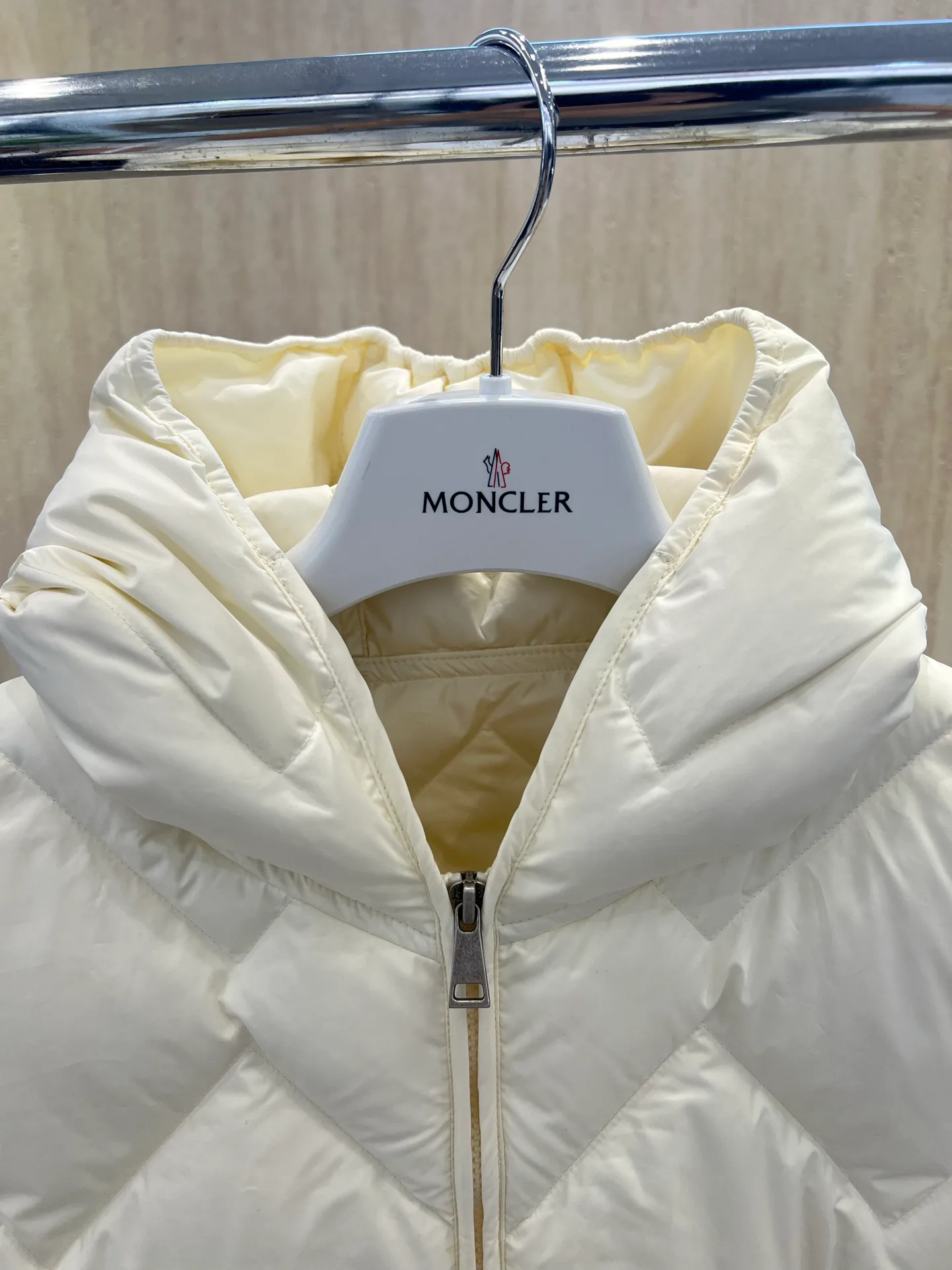 Куртки И Пуховики Мужские Moncler 18634272