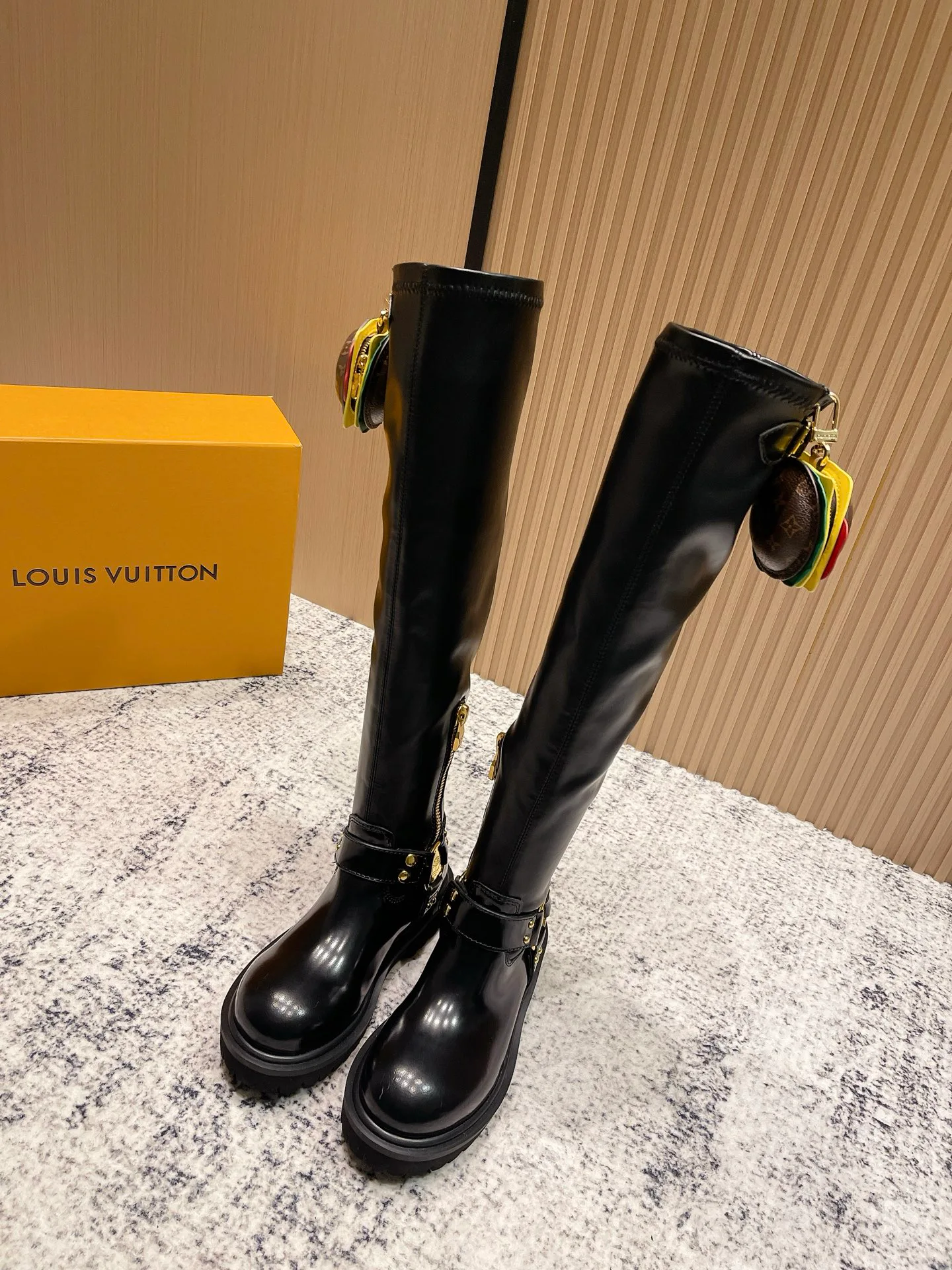 Ботинки Женские Louis Vuitton 18618976