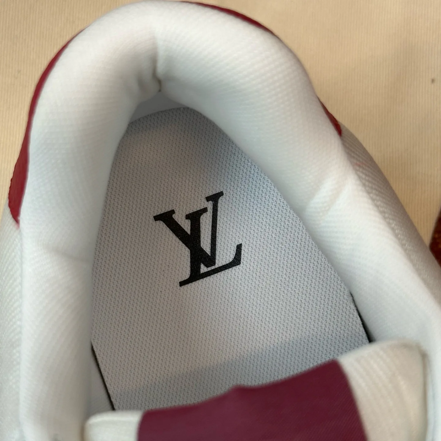 Women's Sneakers LOUIS VUITTON 17460368