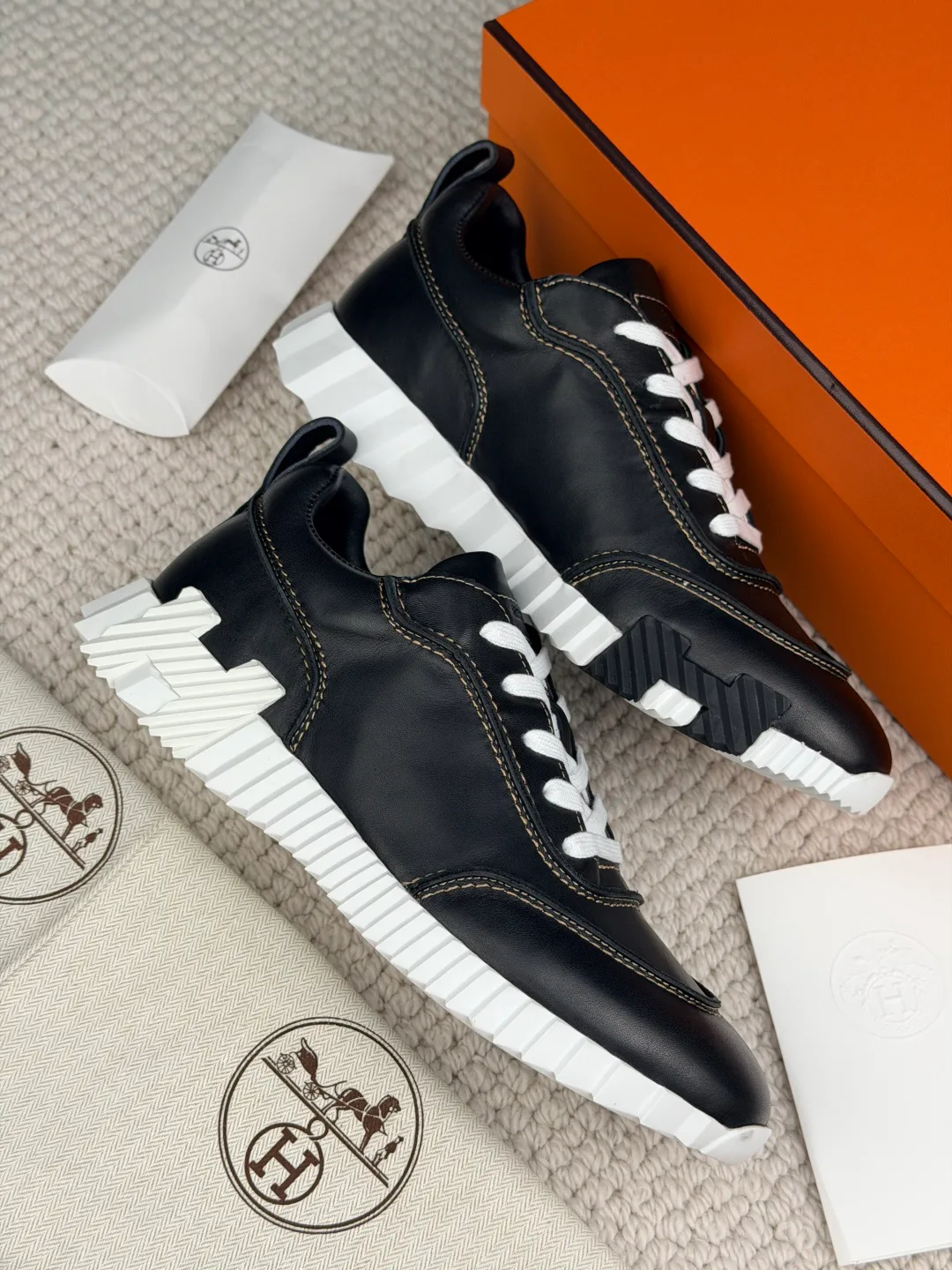 Кроссовки Женские Hermes 18669659