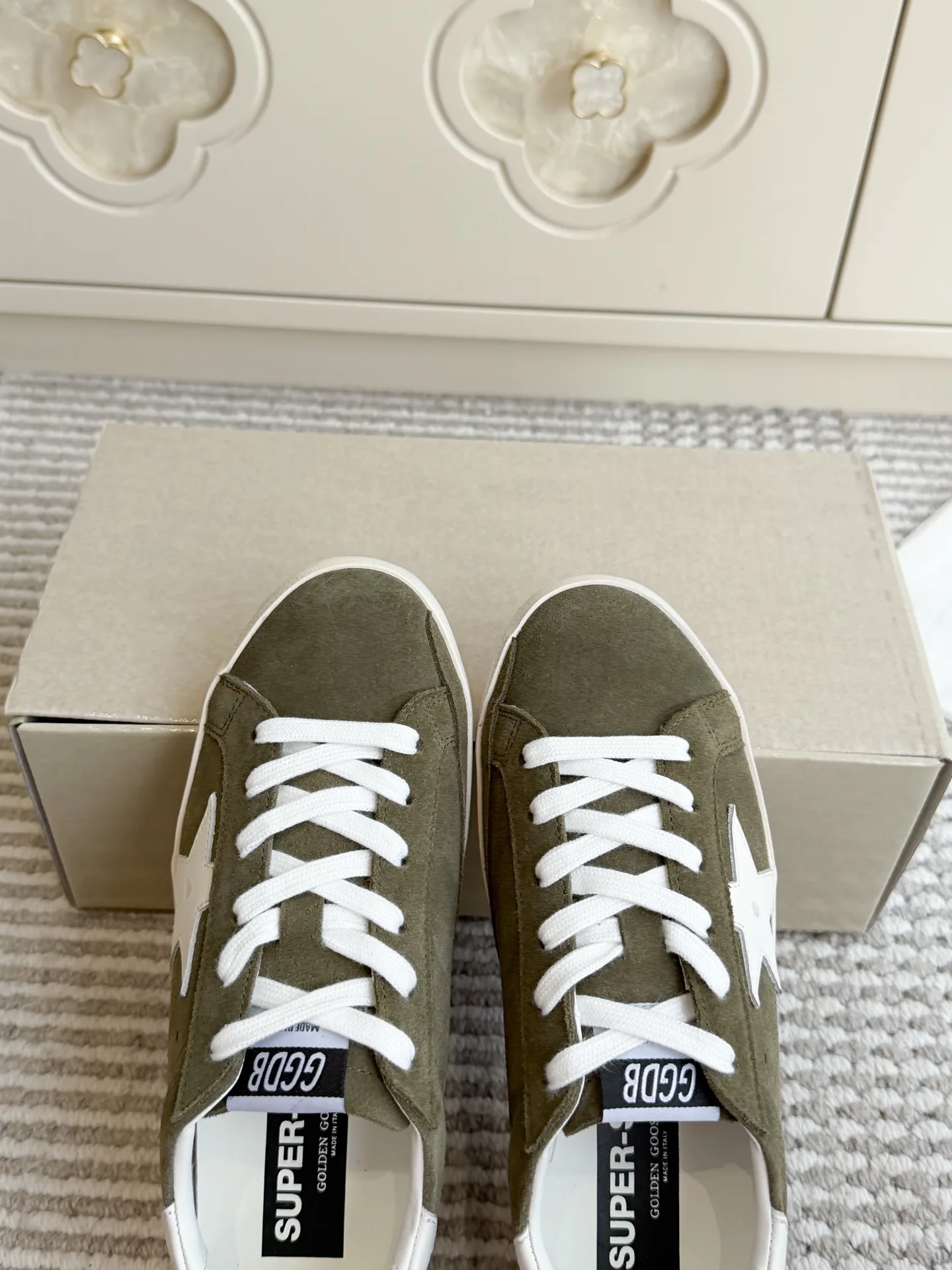 Women's Sneakers GOLDEN GOOSE 18360497