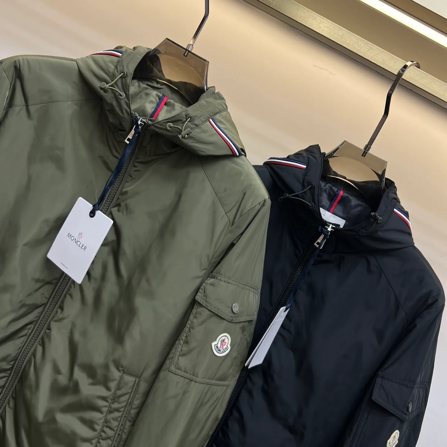 Women's Jackets And Down Jackets MONCLER 17340733