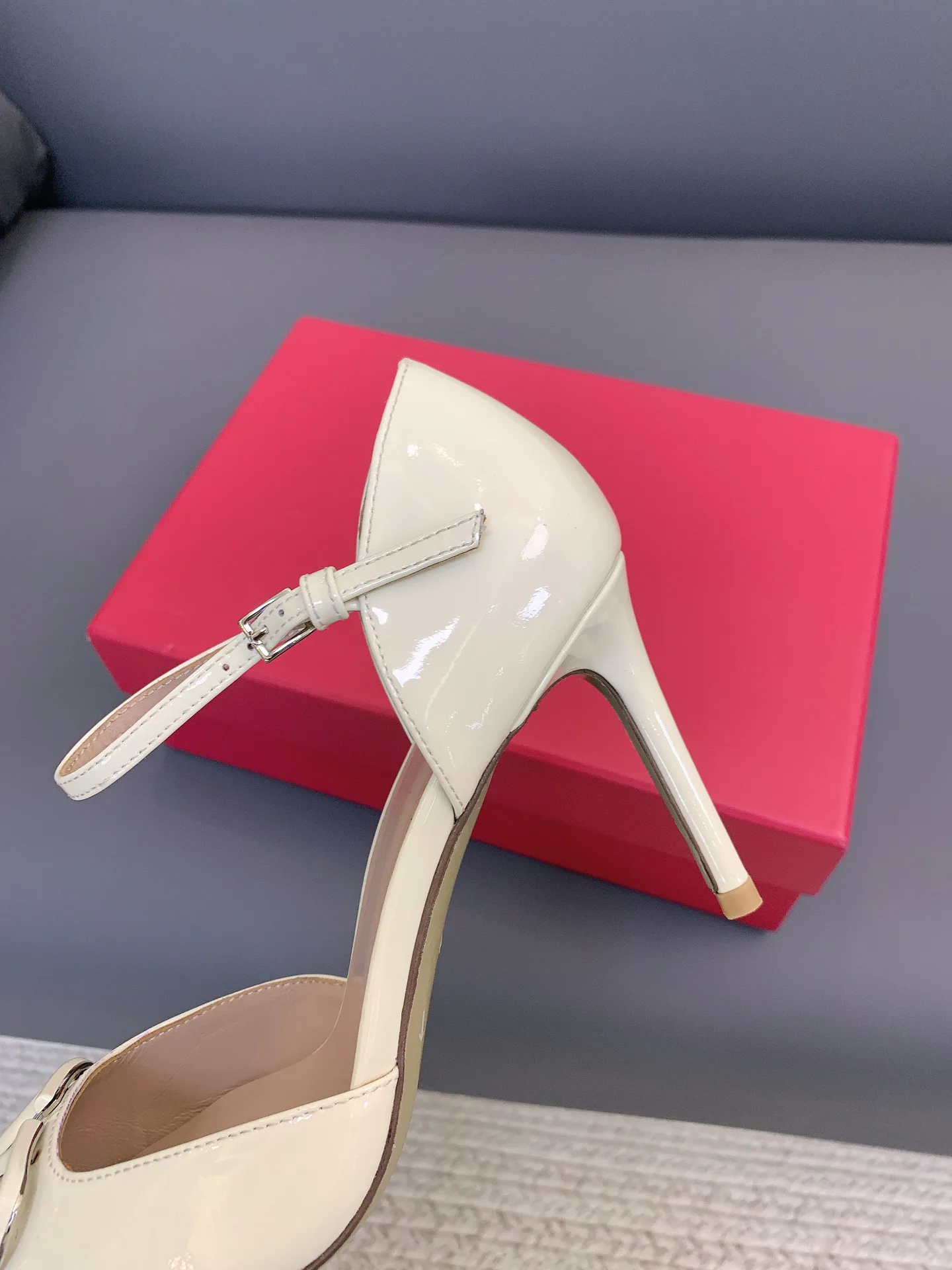 Women's Heels VALENTINO 17656639