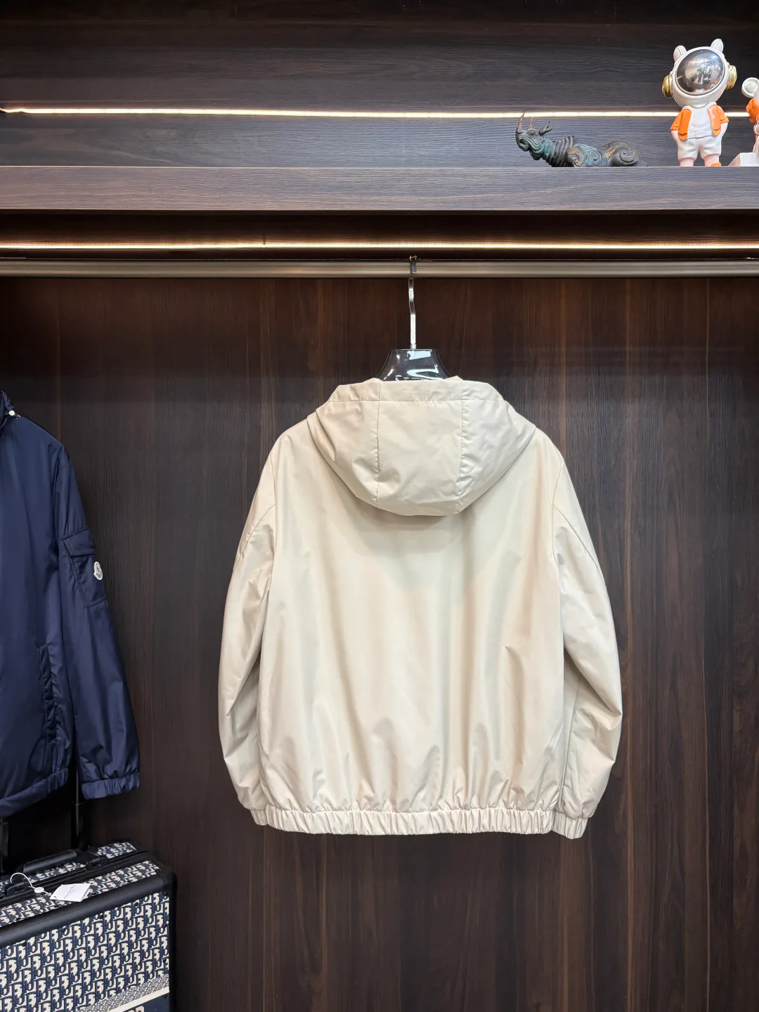 Women's Jackets And Down Jackets MONCLER 18157283