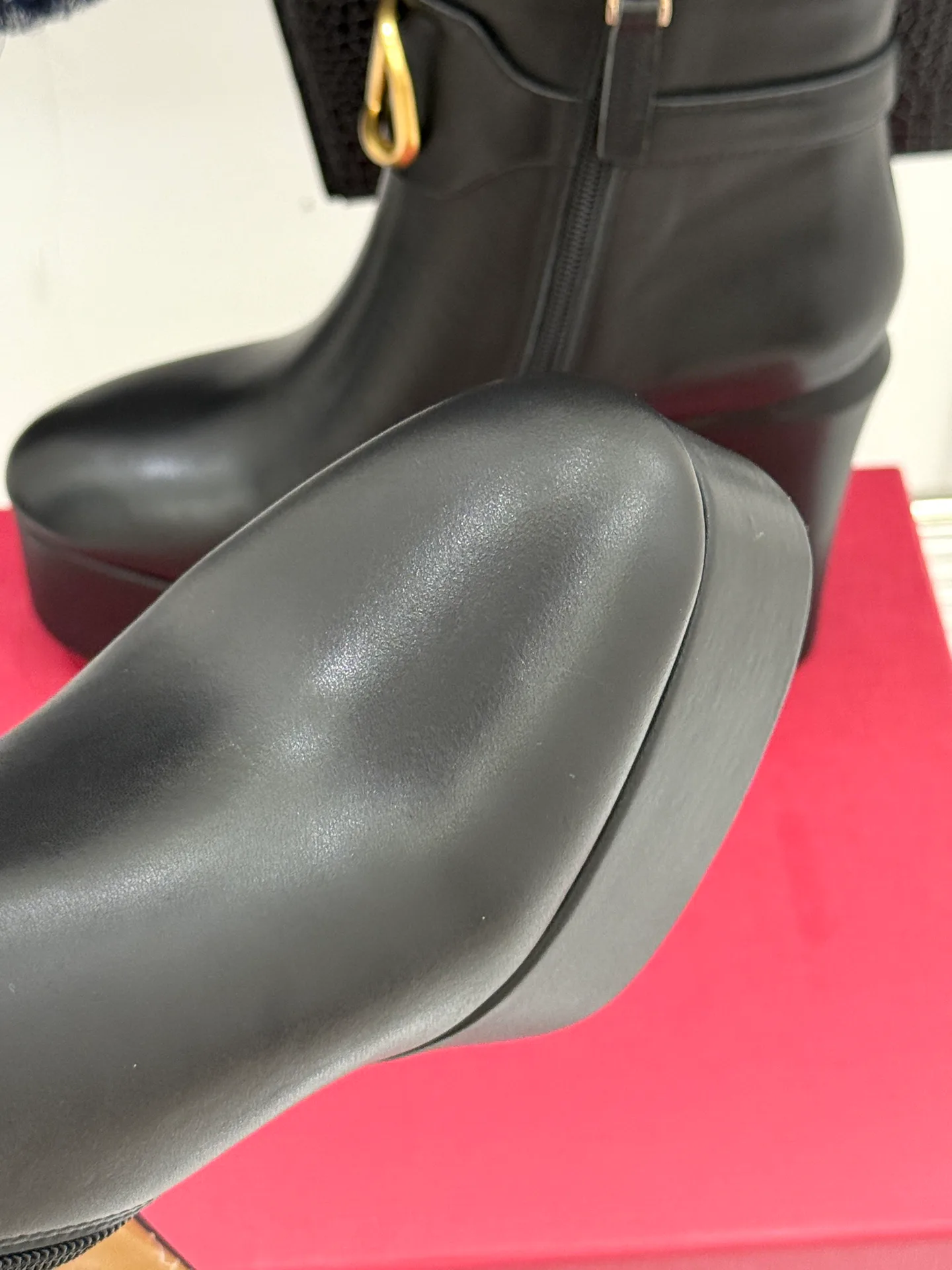 Women's Booties VALENTINO 18170274