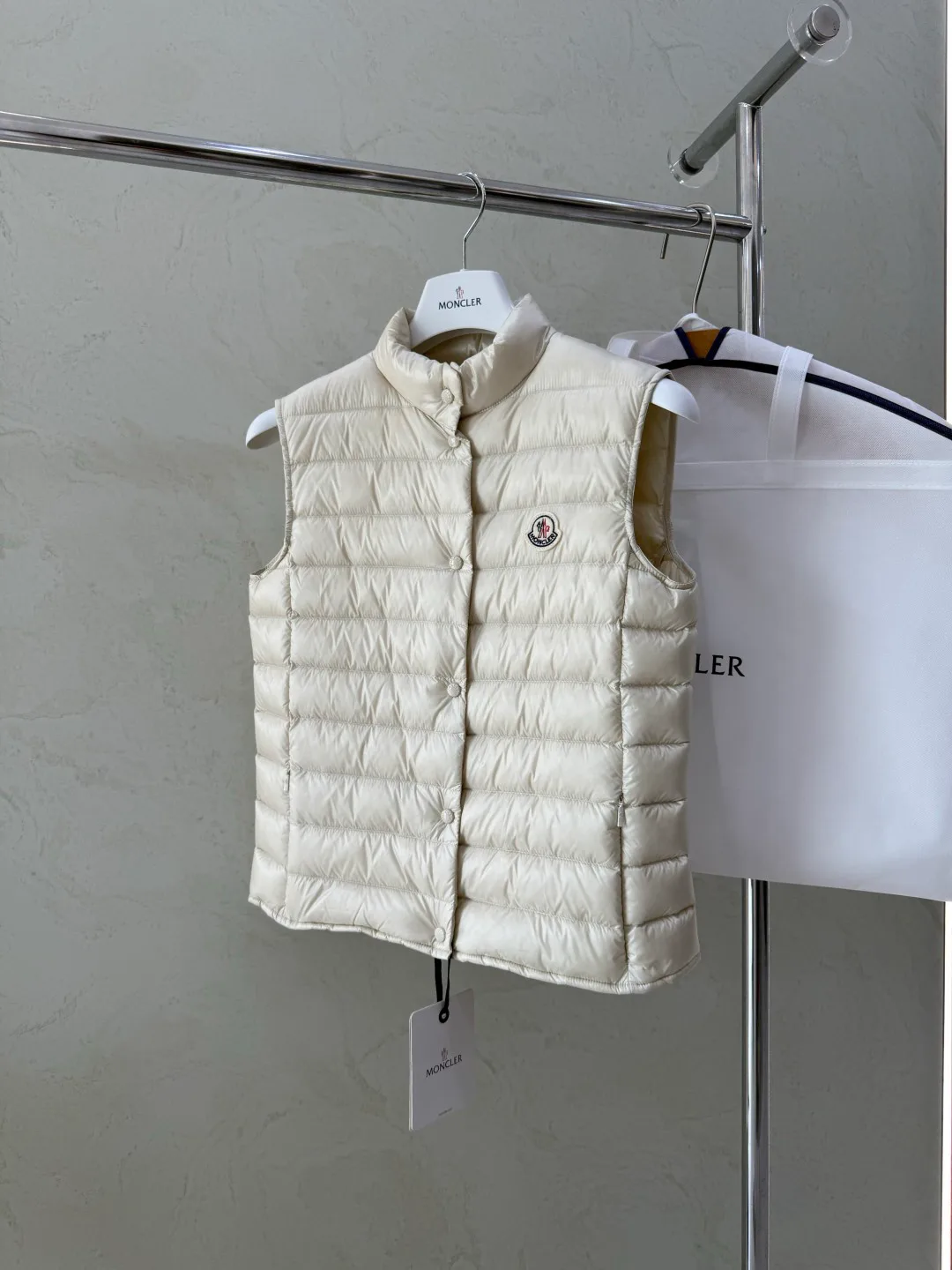 Men's Vests MONCLER 18030019