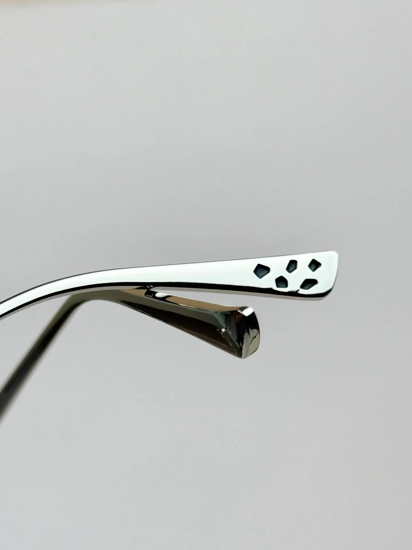 Glasses CARTIER 18060062