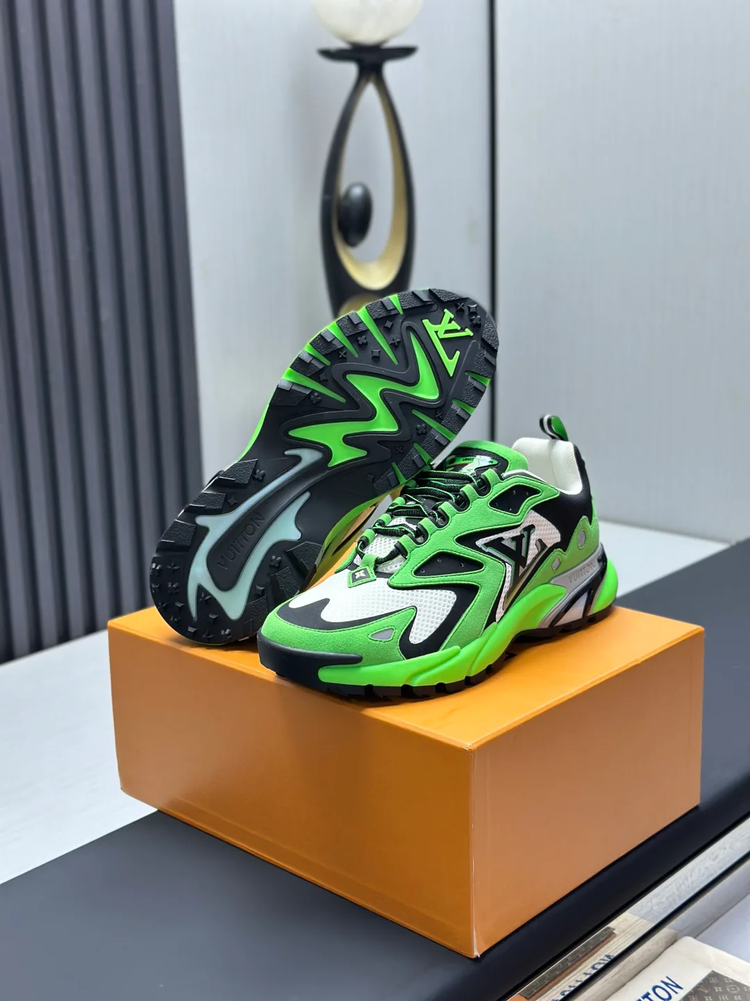 Men's Sneakers LOUIS VUITTON 18211986