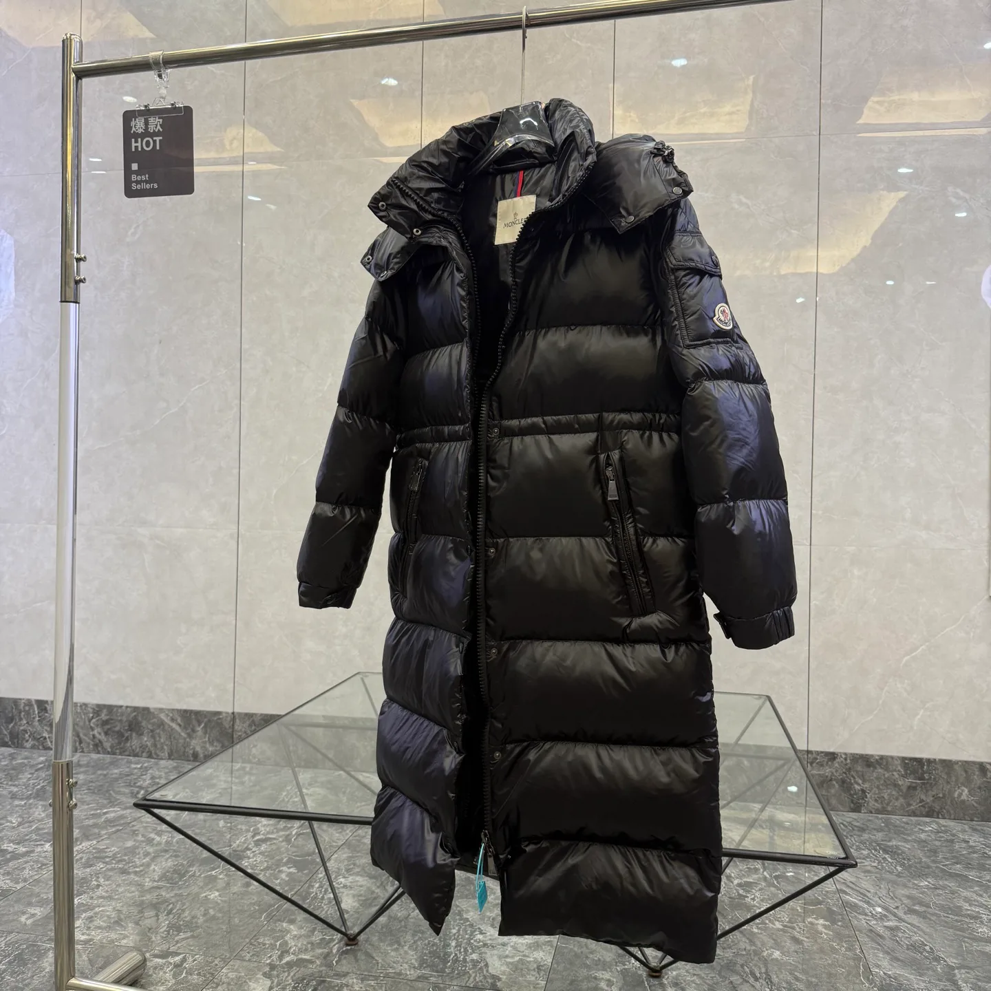 Women's Jackets And Down Jackets MONCLER 17923593