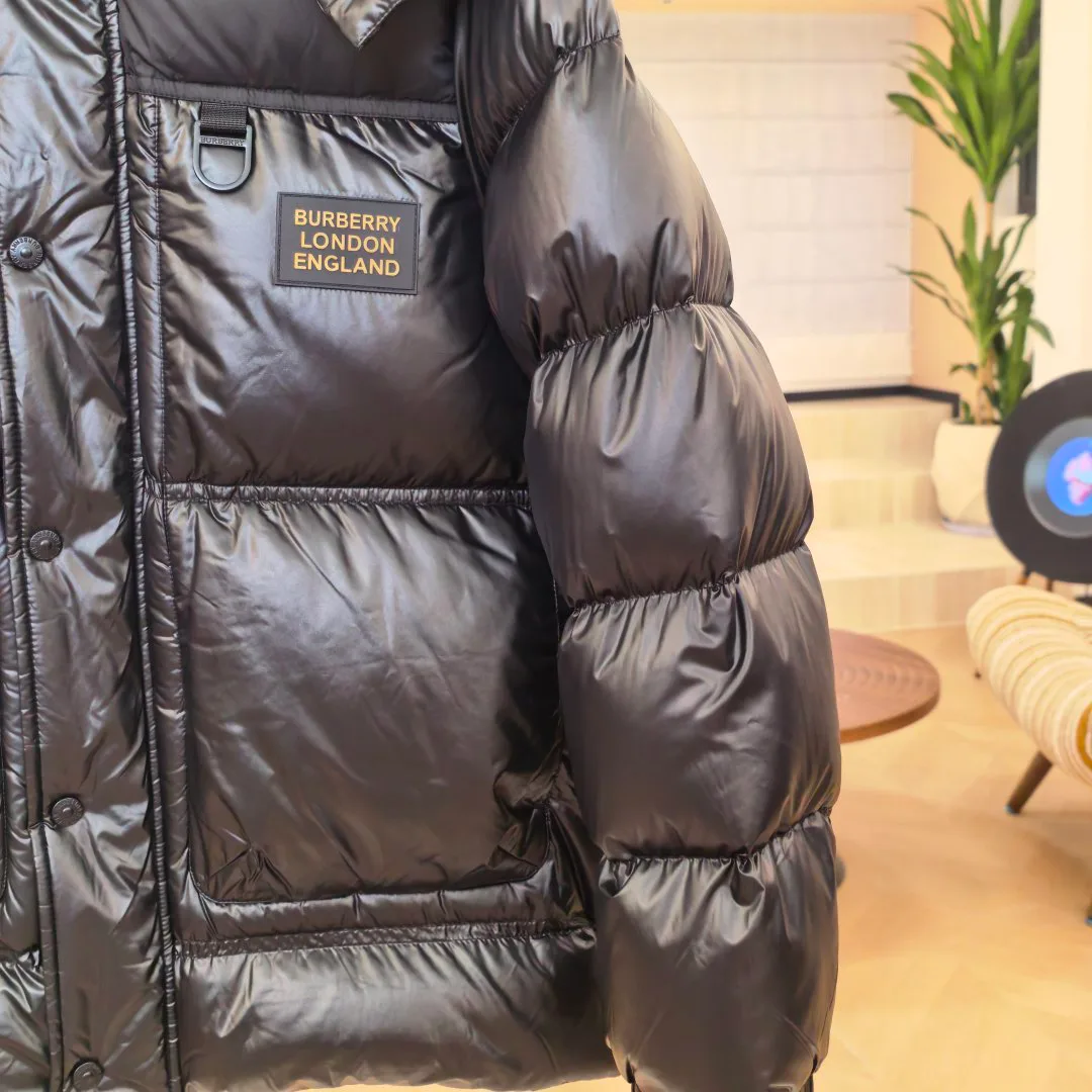 Women's Jackets And Down Jackets BURBERRY 17902558